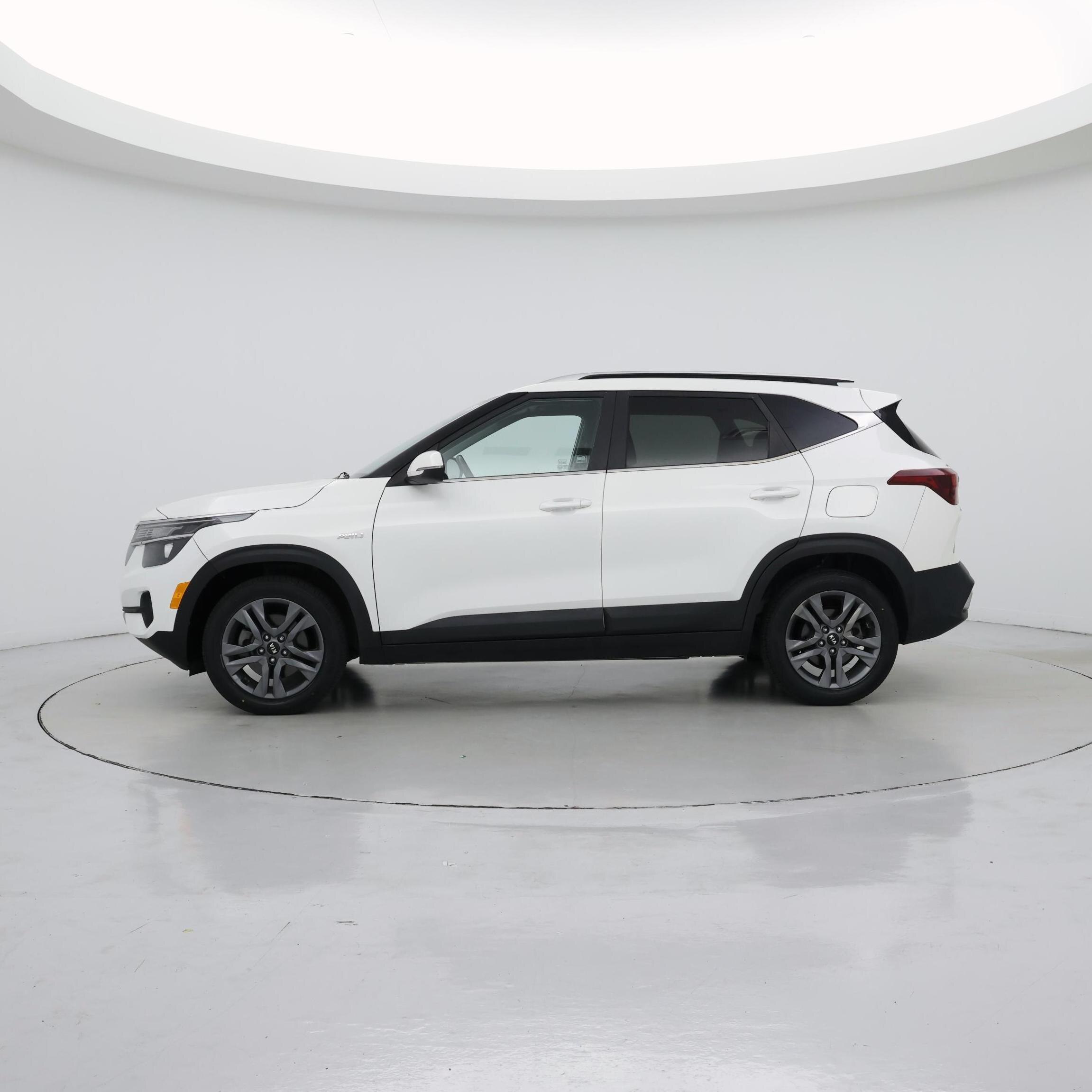 Thumbnail: 2021 Kia Seltos - 3