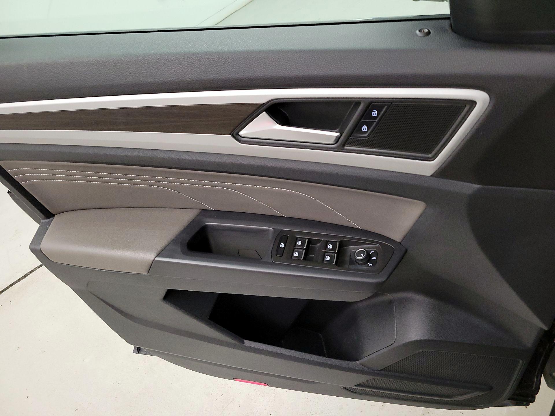 Thumbnail: 2022 Volkswagen Atlas - 12