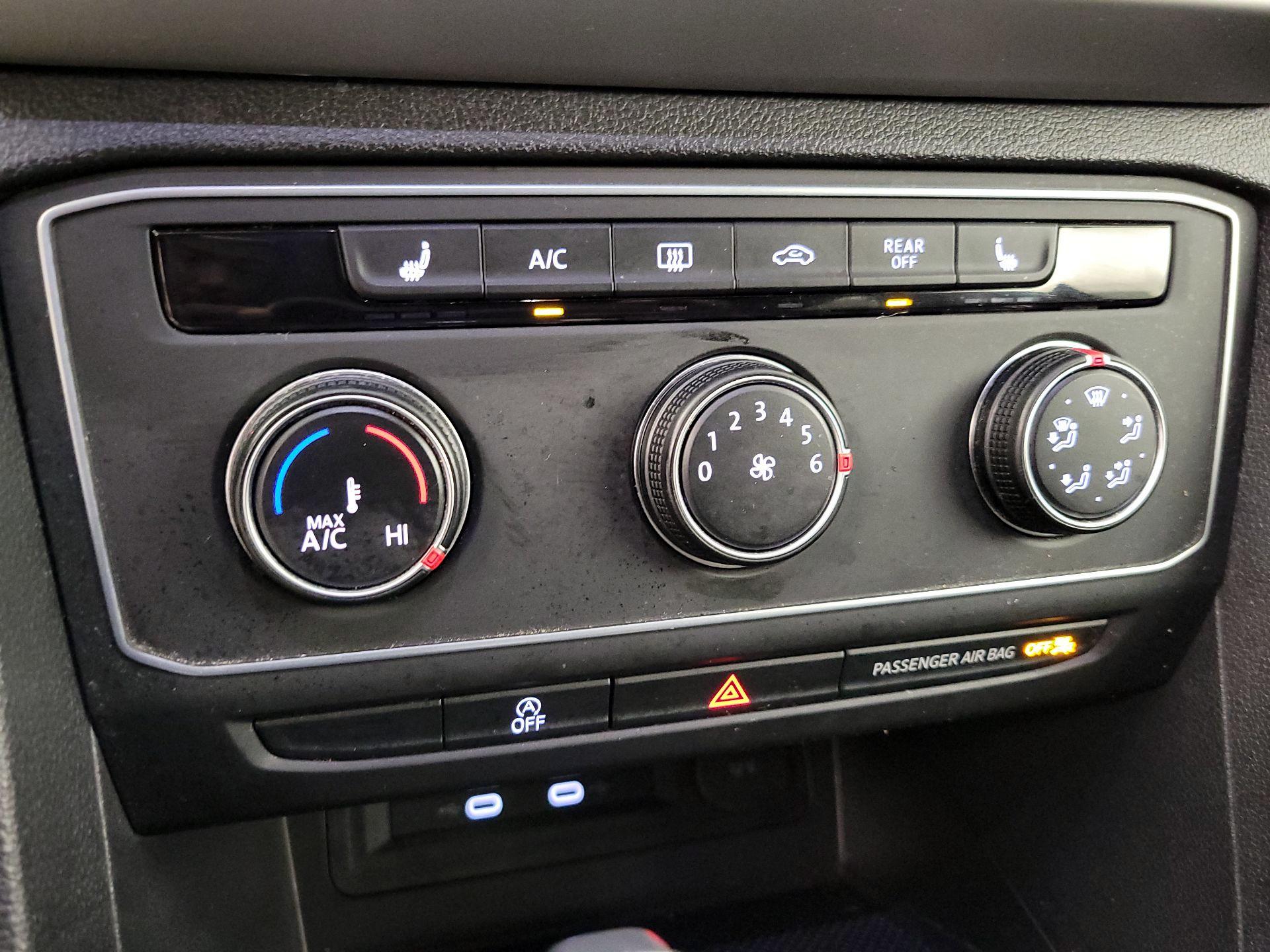 Thumbnail: 2022 Volkswagen Atlas - 16