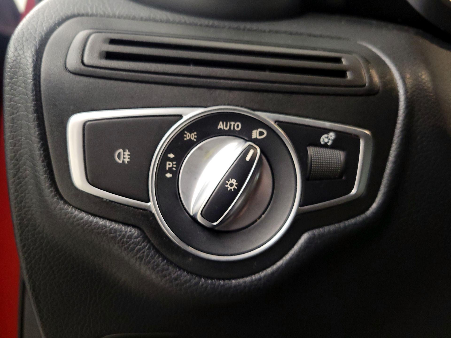 Thumbnail: 2022 Mercedes-Benz GLC - 11