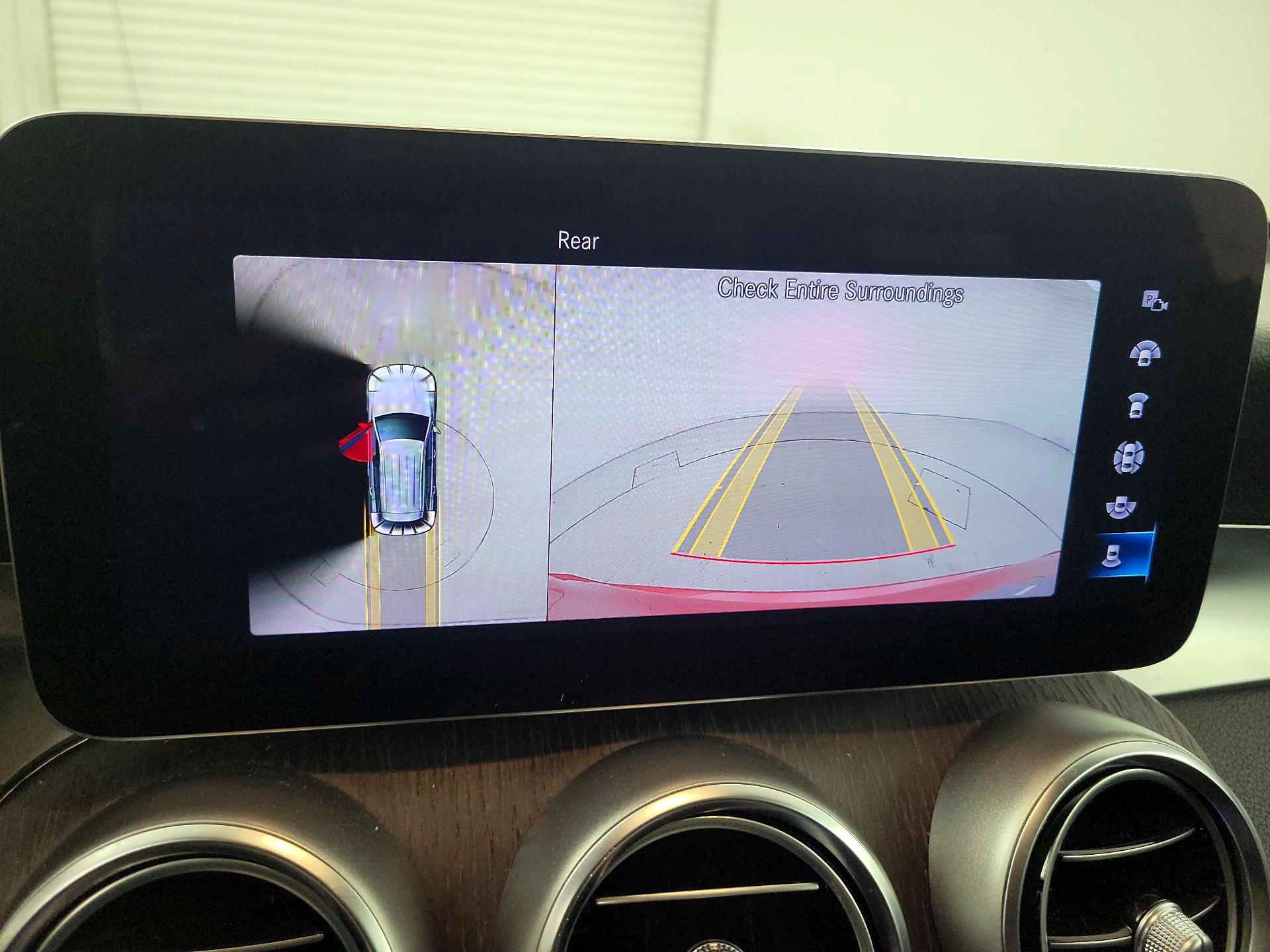 Thumbnail: 2022 Mercedes-Benz GLC - 12