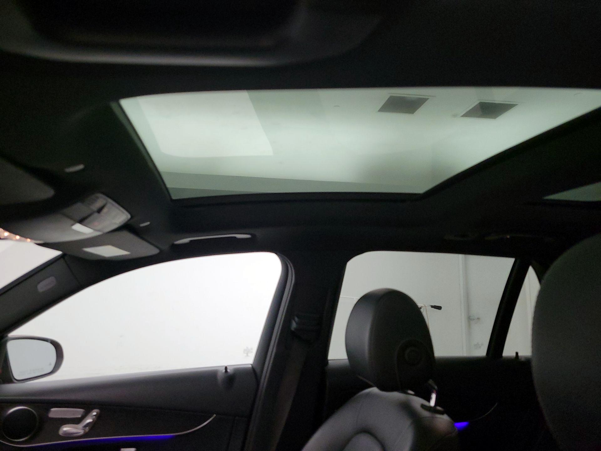 Thumbnail: 2022 Mercedes-Benz GLC - 17