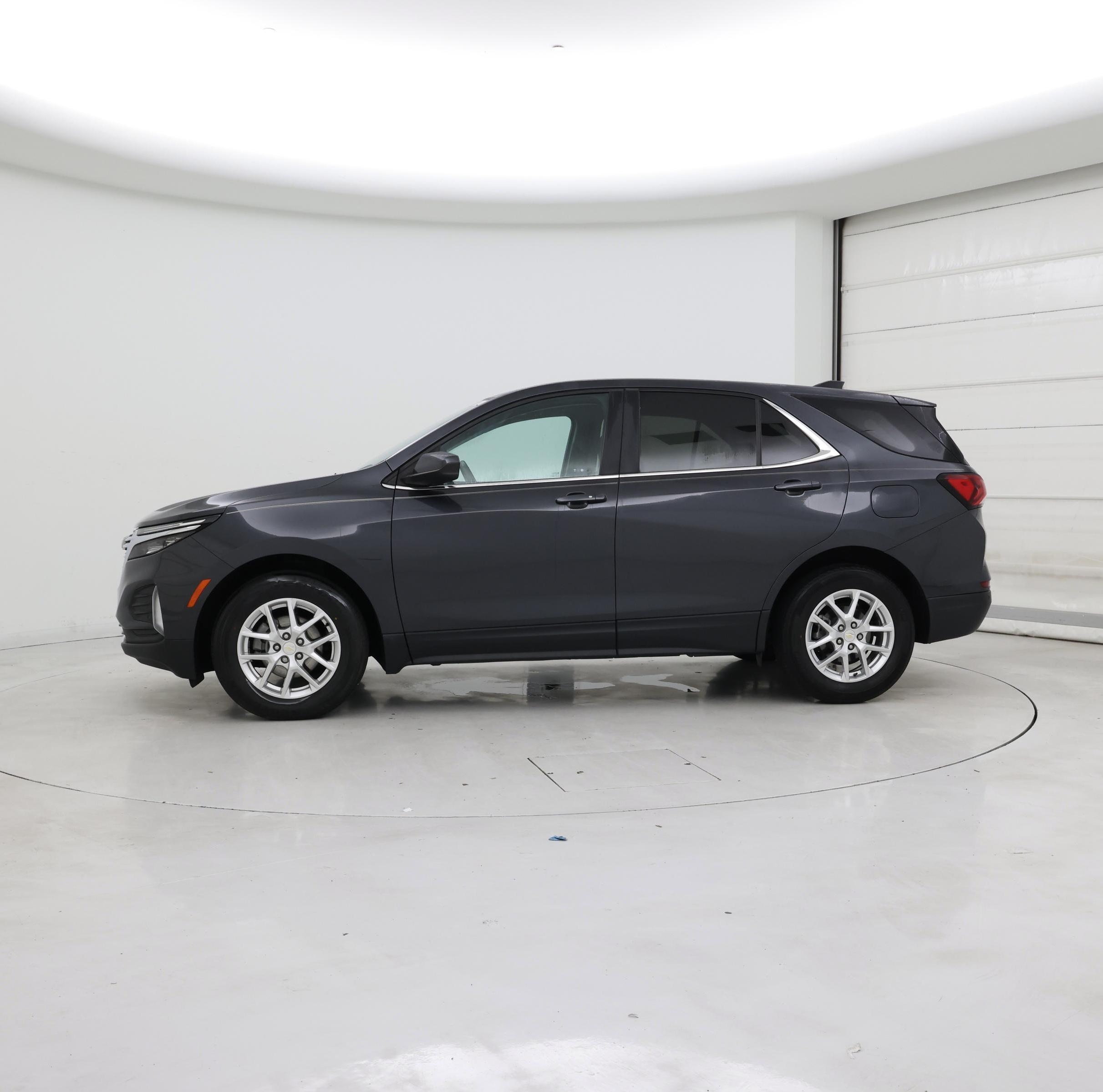 Thumbnail: 2022 Chevrolet Equinox - 3