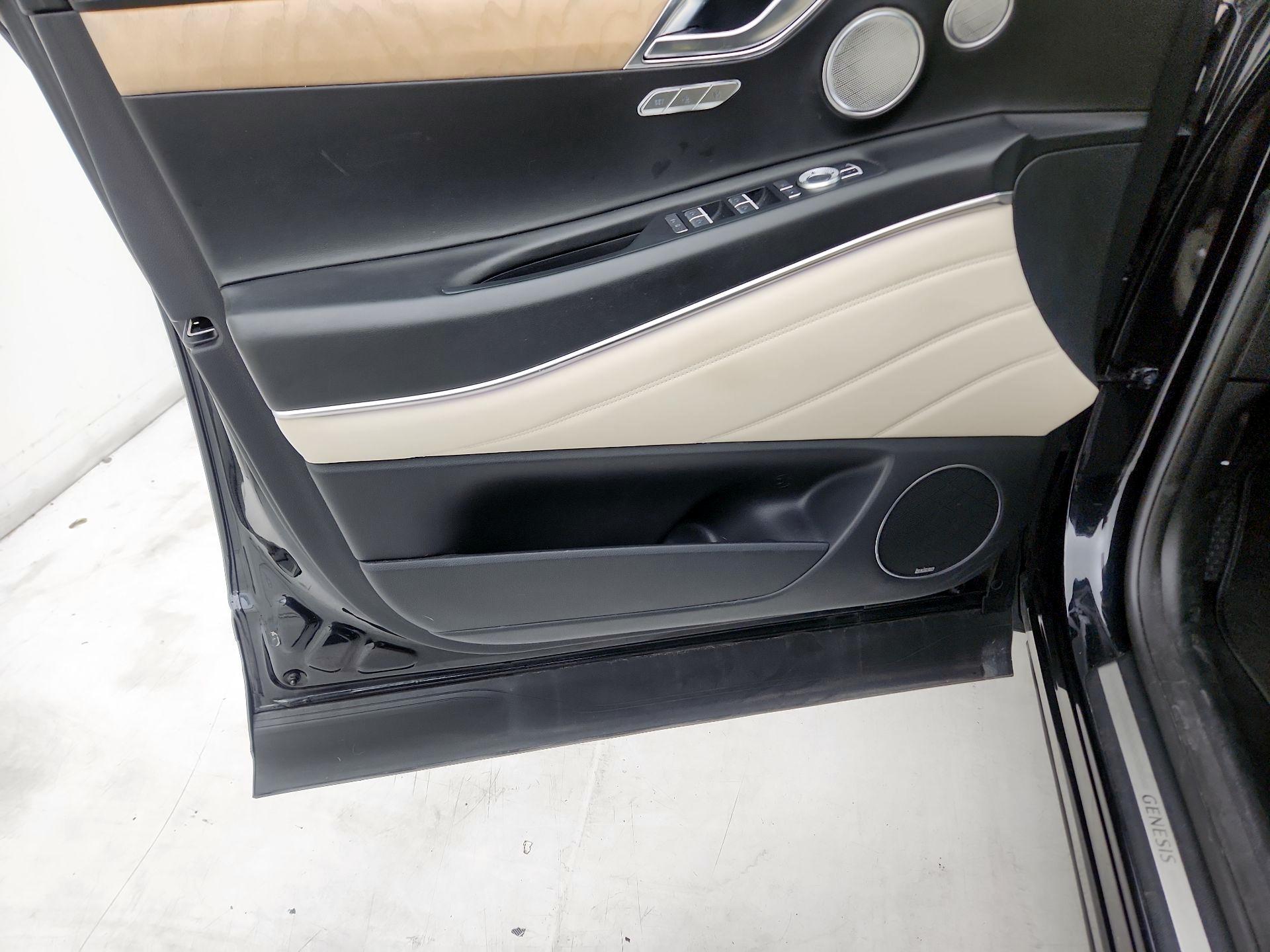 Thumbnail: 2021 Genesis GV80 - 12