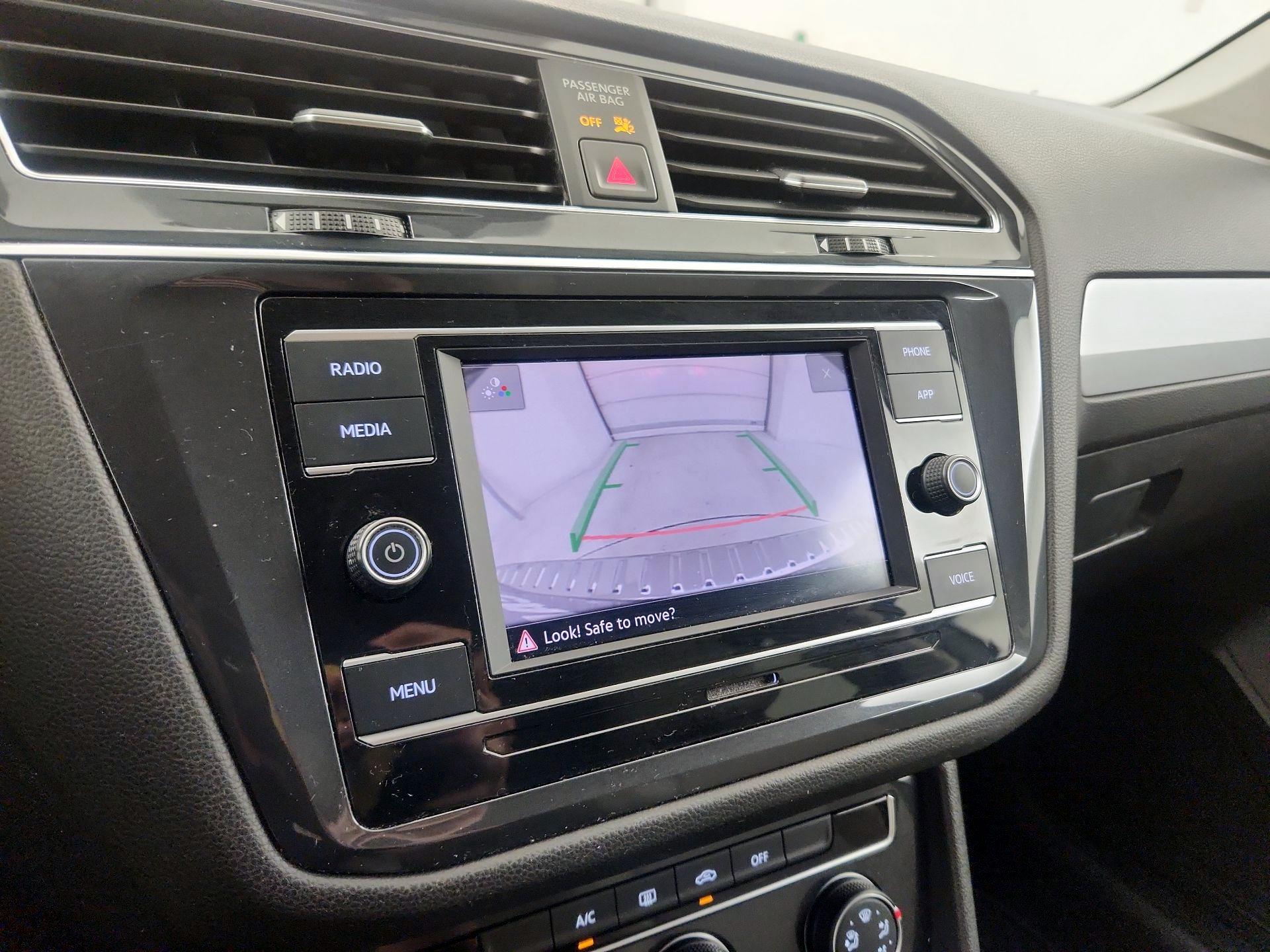 Thumbnail: 2021 Volkswagen Tiguan - 14