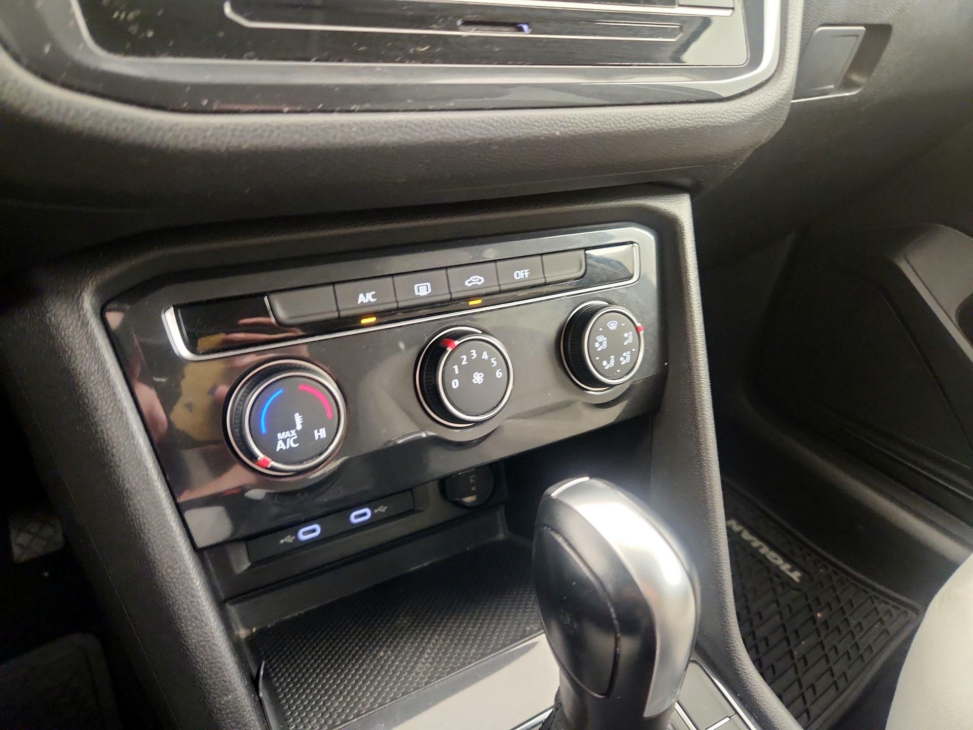 Thumbnail: 2021 Volkswagen Tiguan - 16