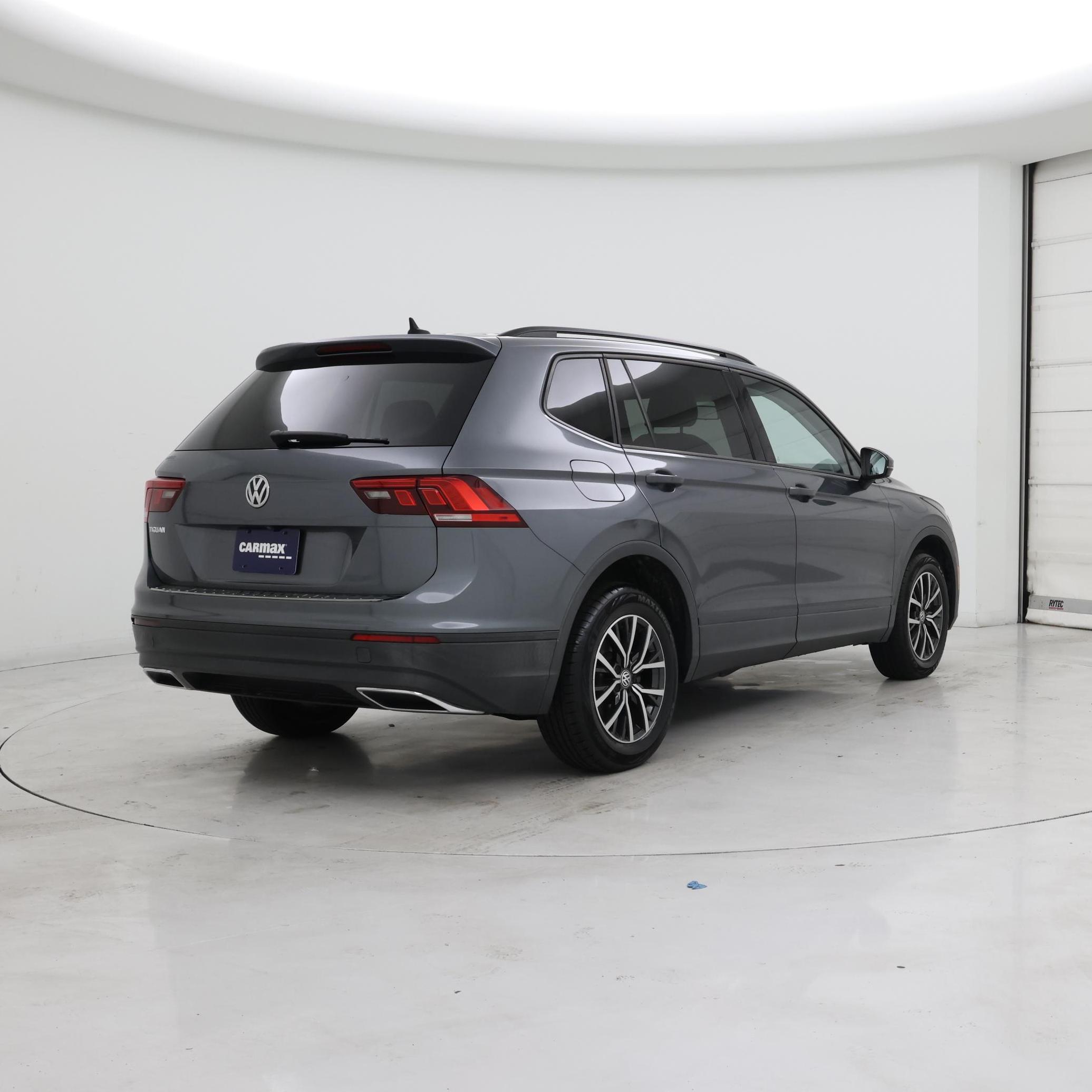 Thumbnail: 2021 Volkswagen Tiguan - 8