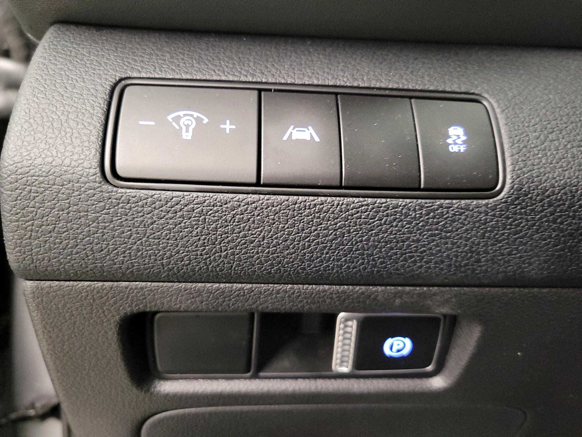 Thumbnail: 2022 Hyundai Santa Fe - 13