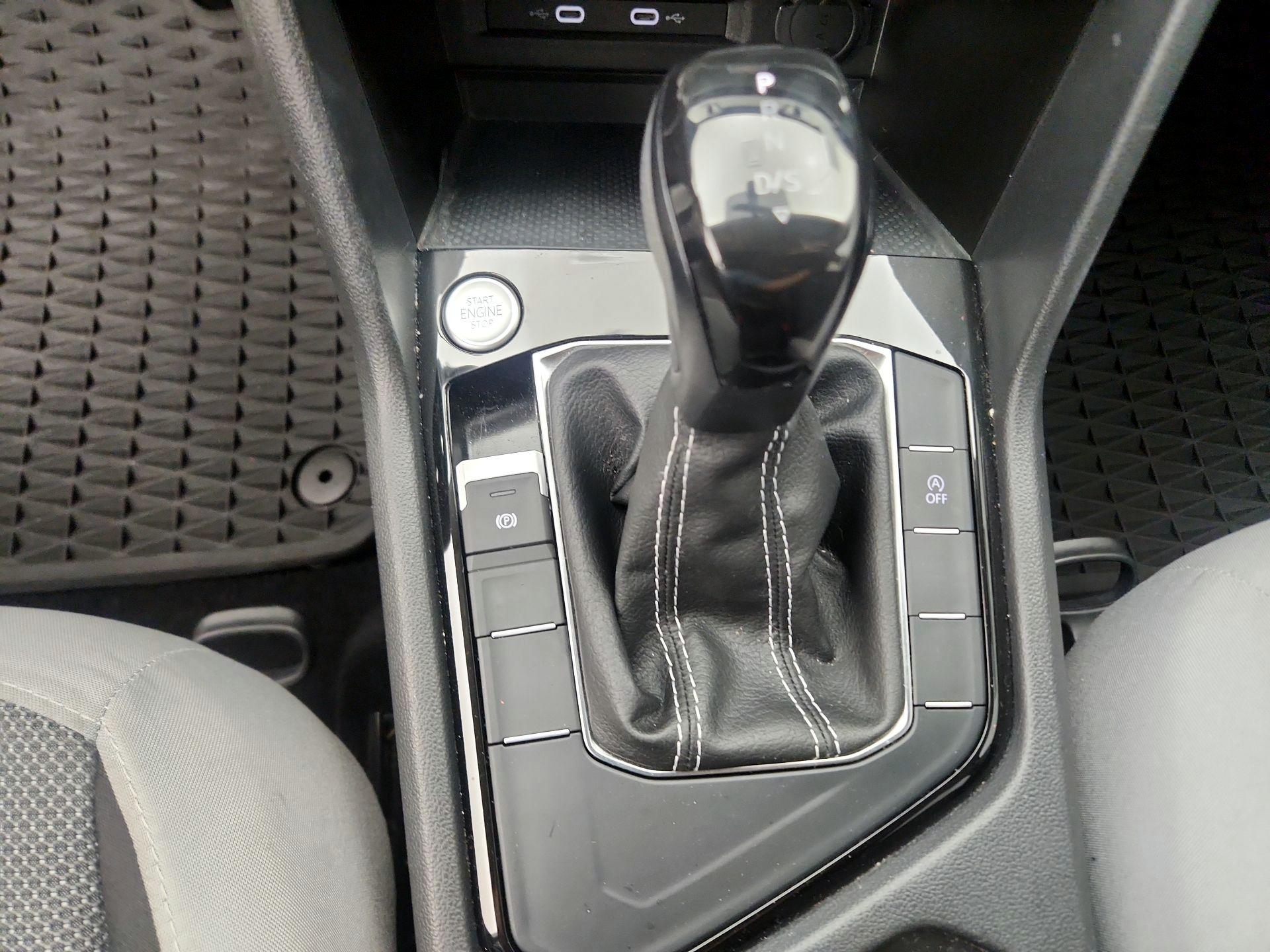 Thumbnail: 2023 Volkswagen Taos - 17