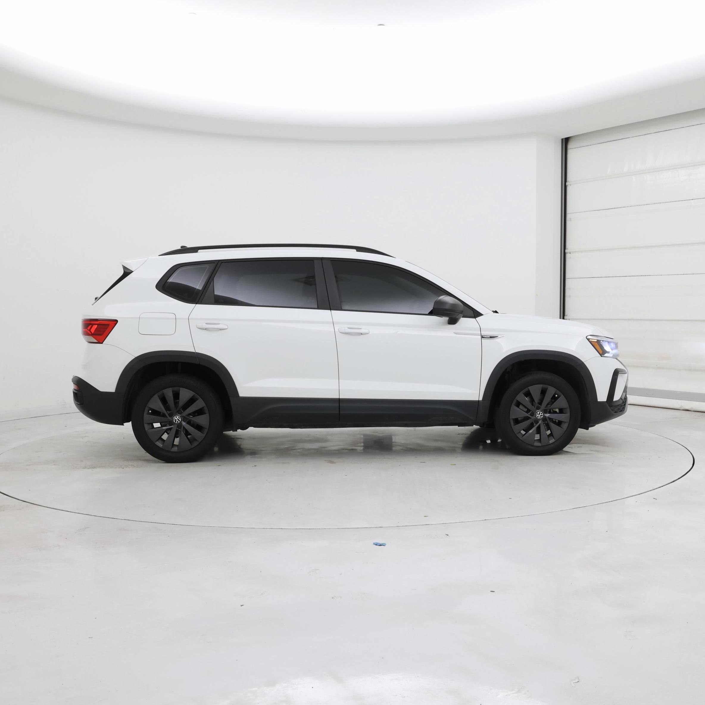 Thumbnail: 2023 Volkswagen Taos - 7