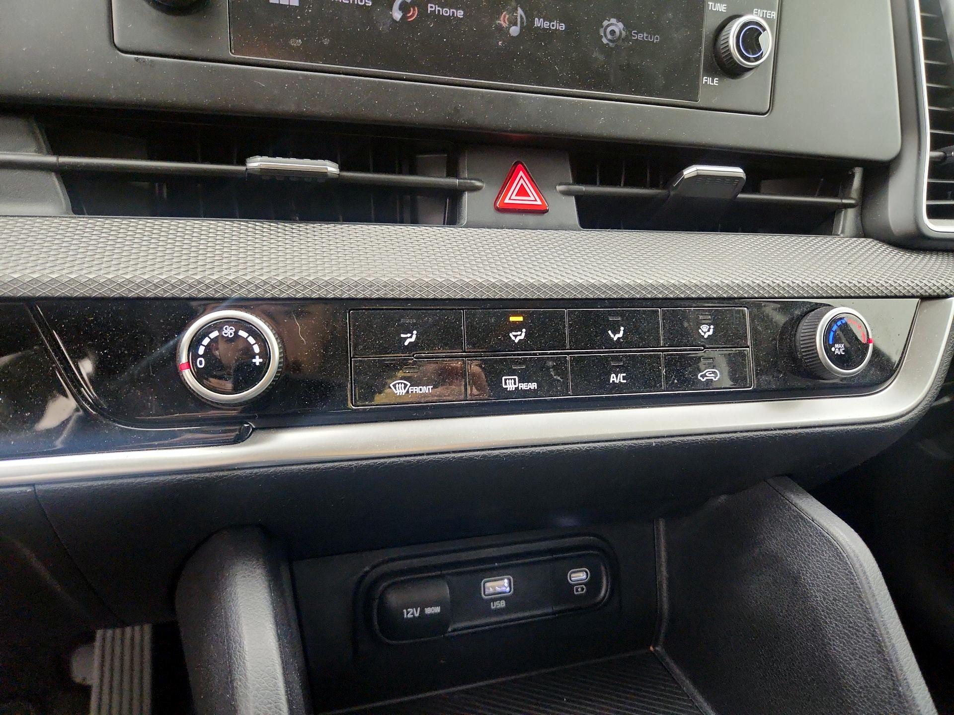 Thumbnail: 2023 Kia Sportage - 16