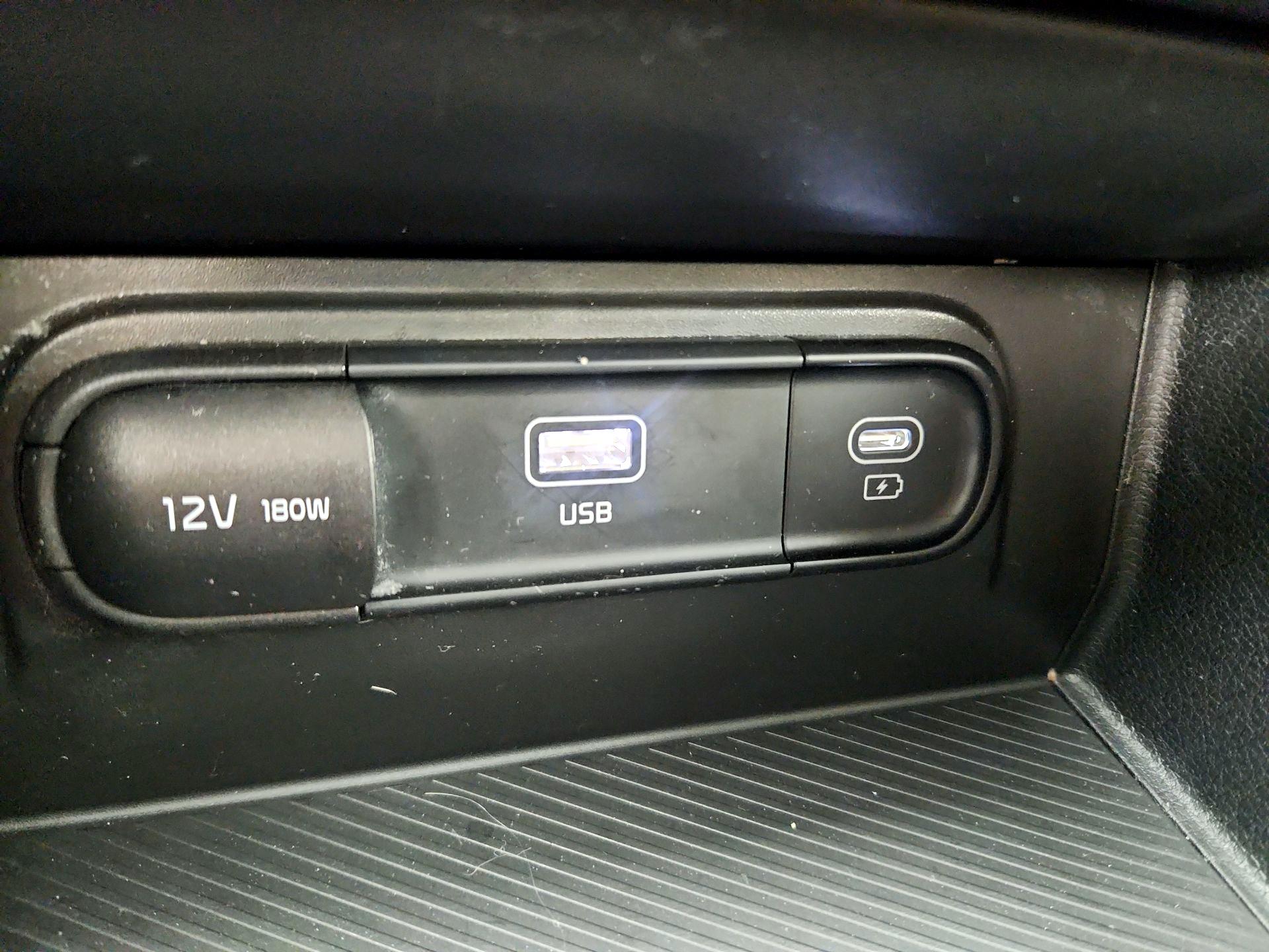 Thumbnail: 2023 Kia Sportage - 18