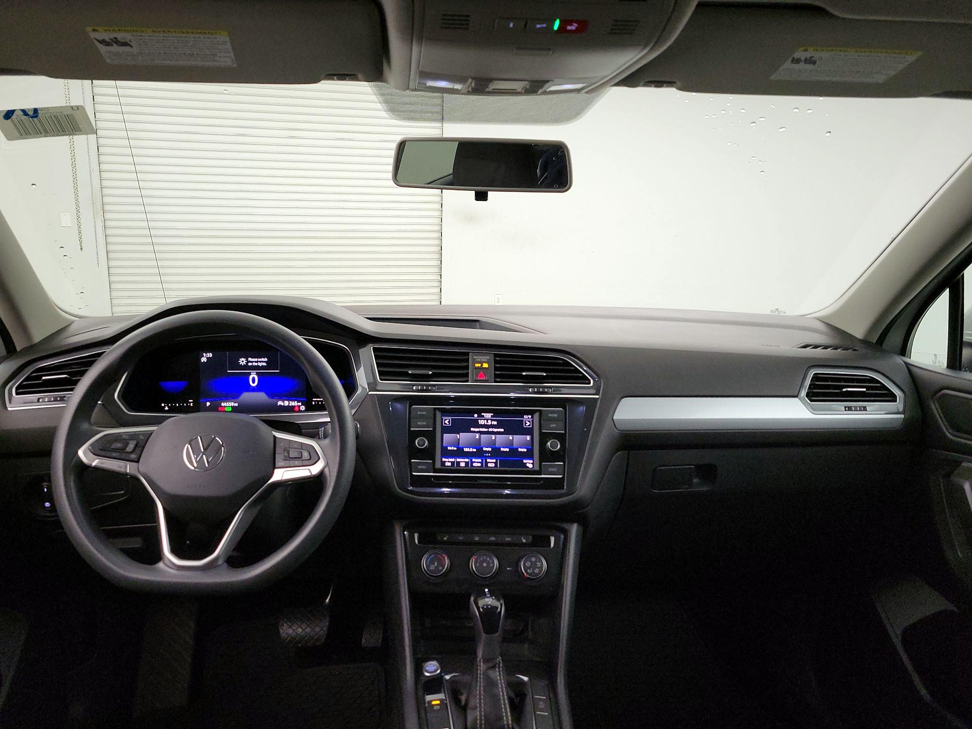 Thumbnail: 2022 Volkswagen Tiguan - 9