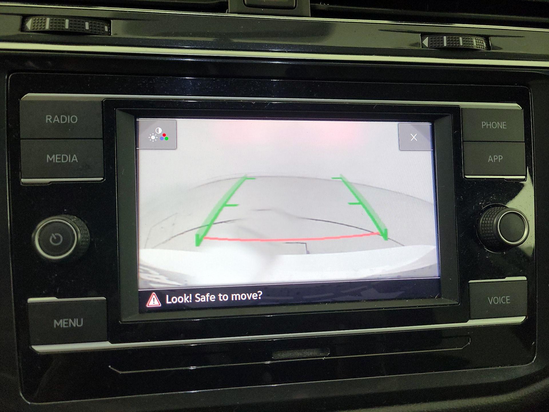 Thumbnail: 2022 Volkswagen Tiguan - 14