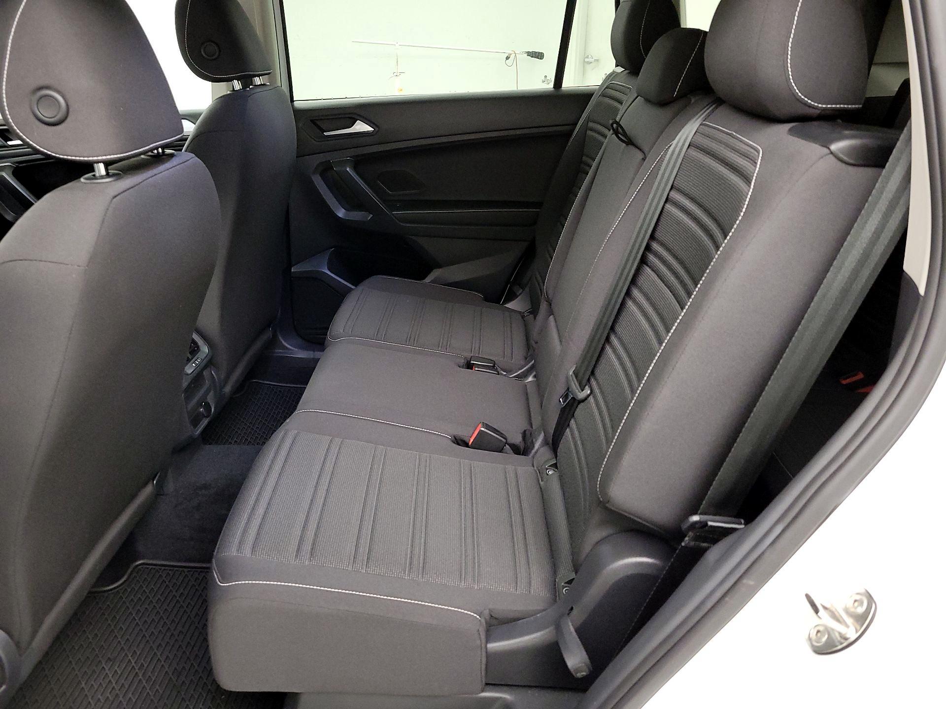 Thumbnail: 2022 Volkswagen Tiguan - 19