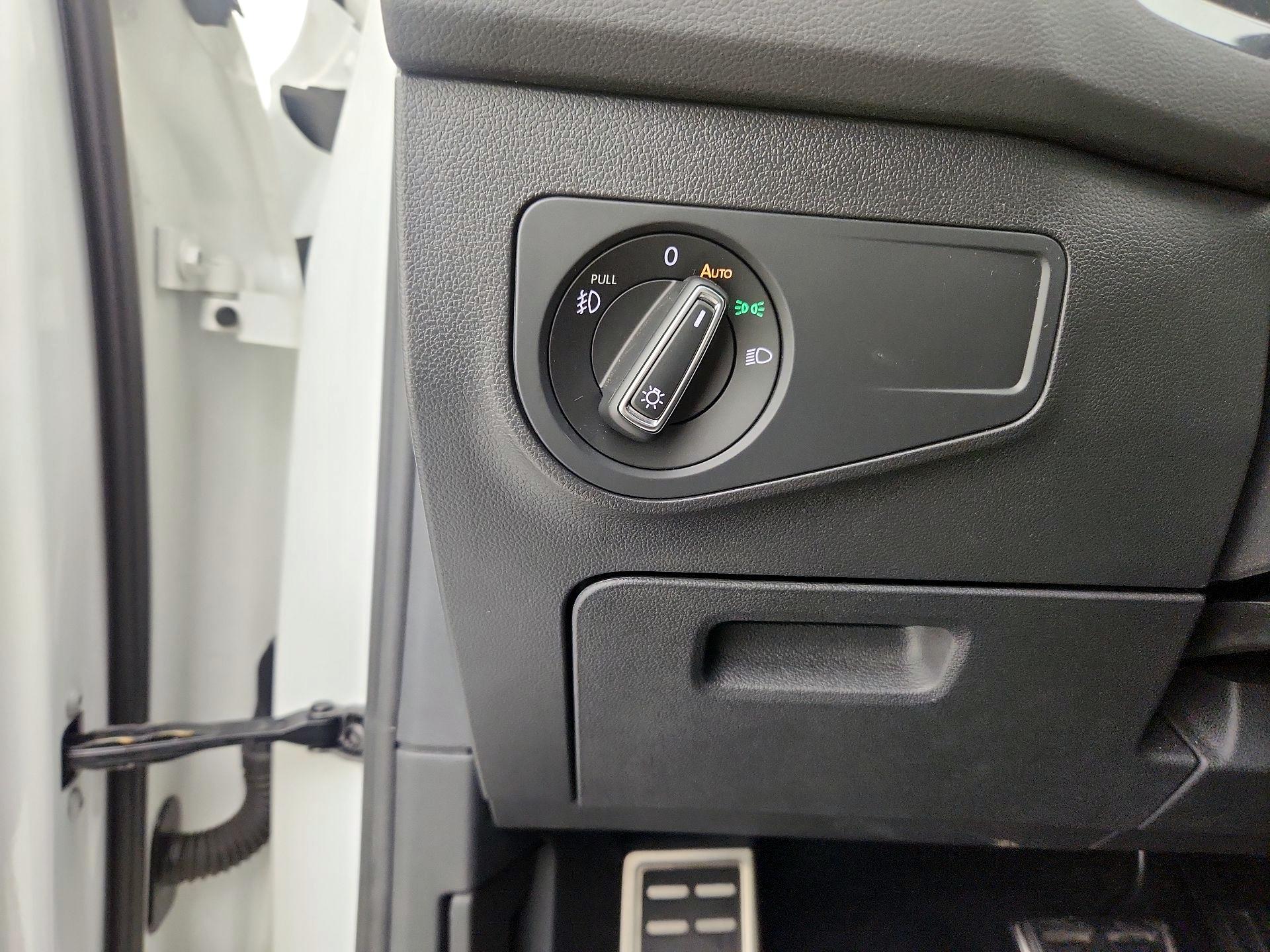 Thumbnail: 2021 Volkswagen Tiguan - 13