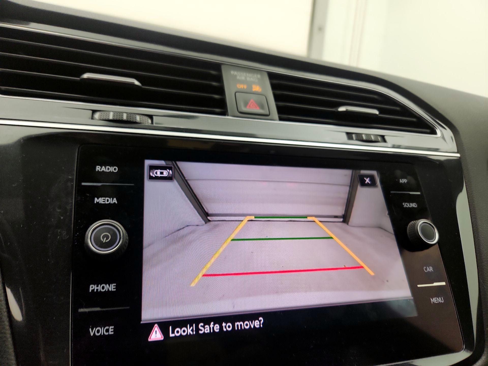 Thumbnail: 2021 Volkswagen Tiguan - 14