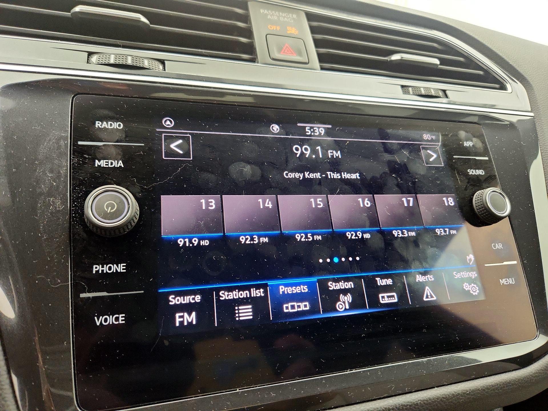 Thumbnail: 2021 Volkswagen Tiguan - 15