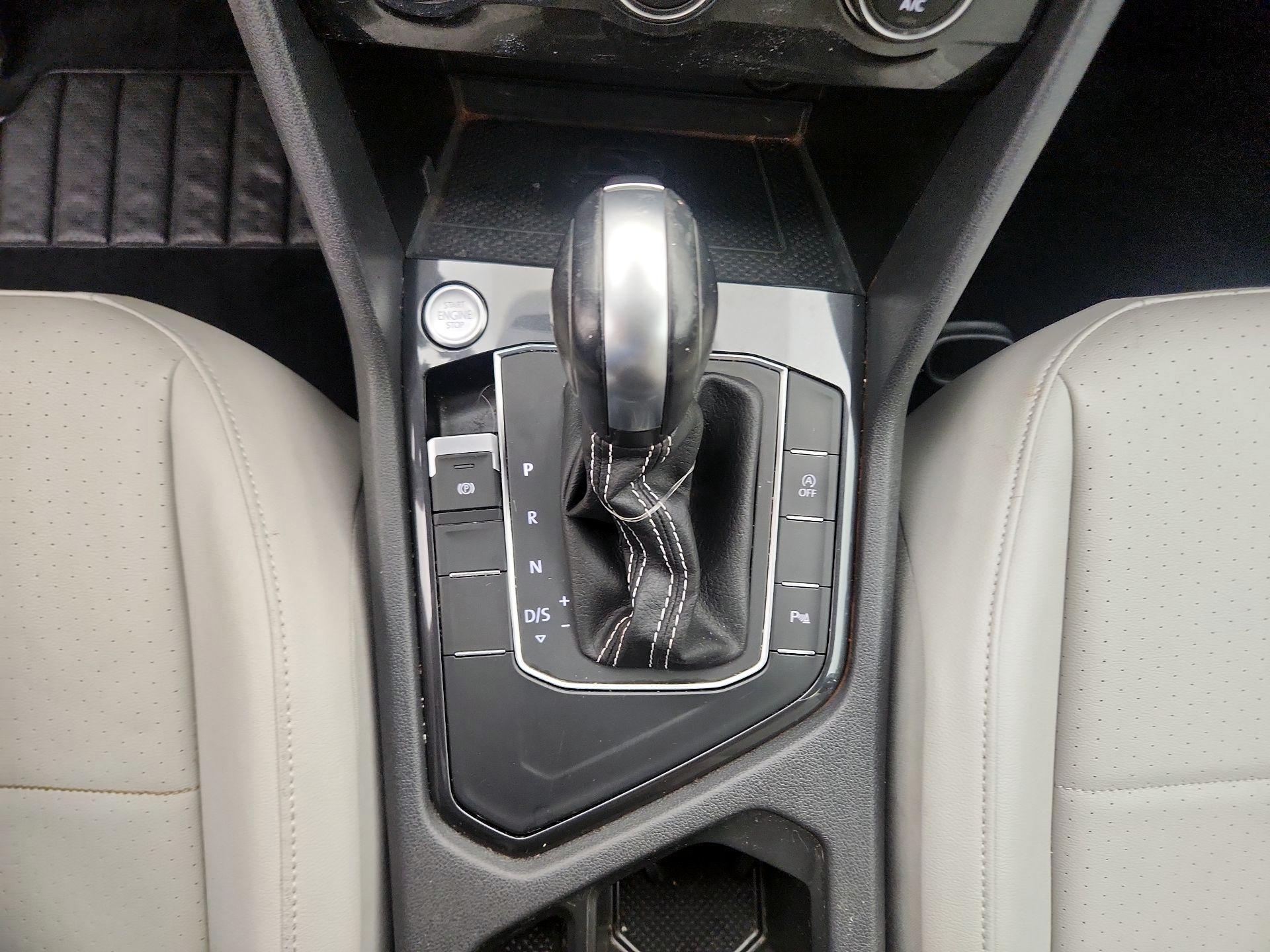 Thumbnail: 2021 Volkswagen Tiguan - 17