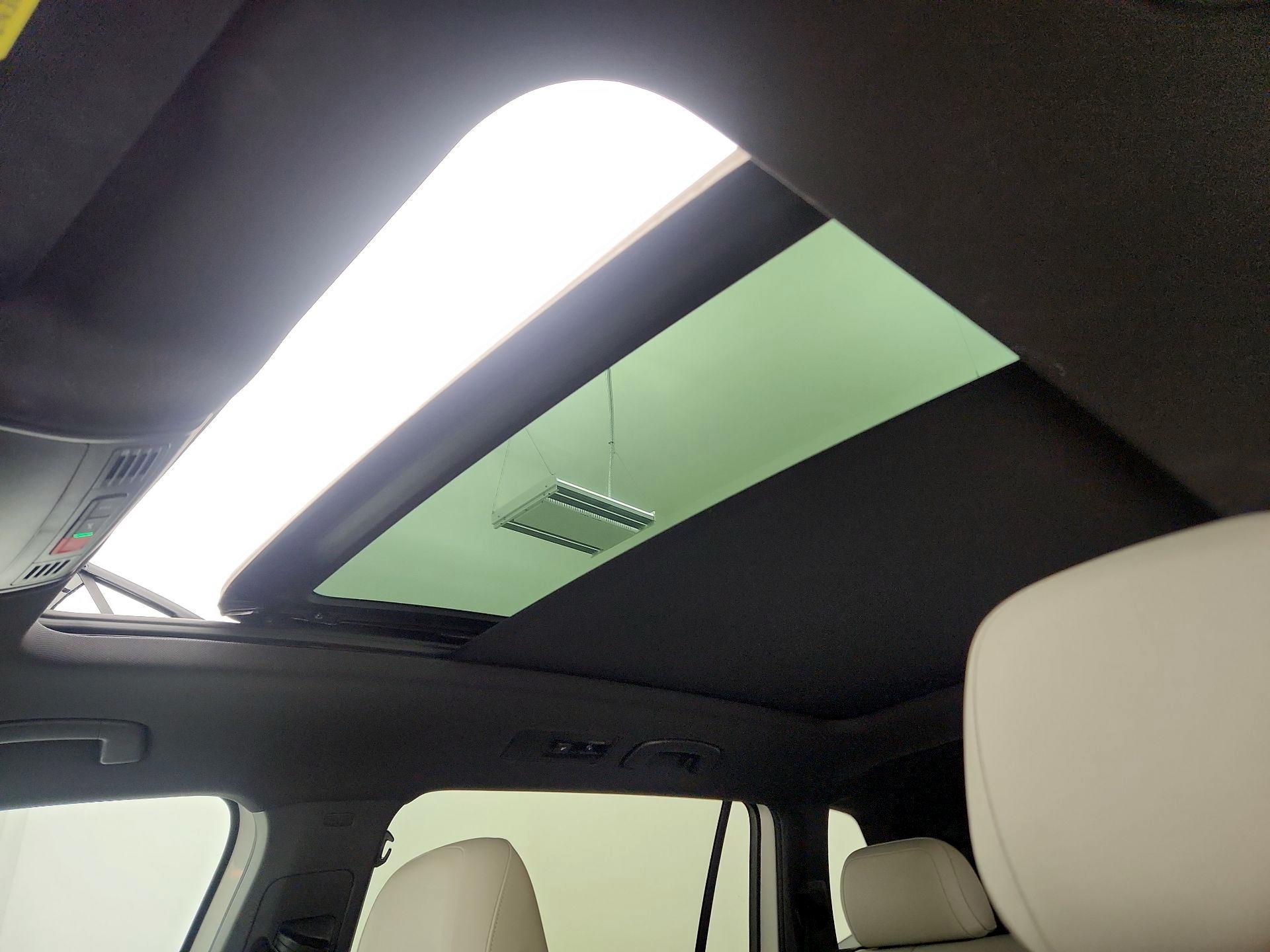 Thumbnail: 2021 Volkswagen Tiguan - 19