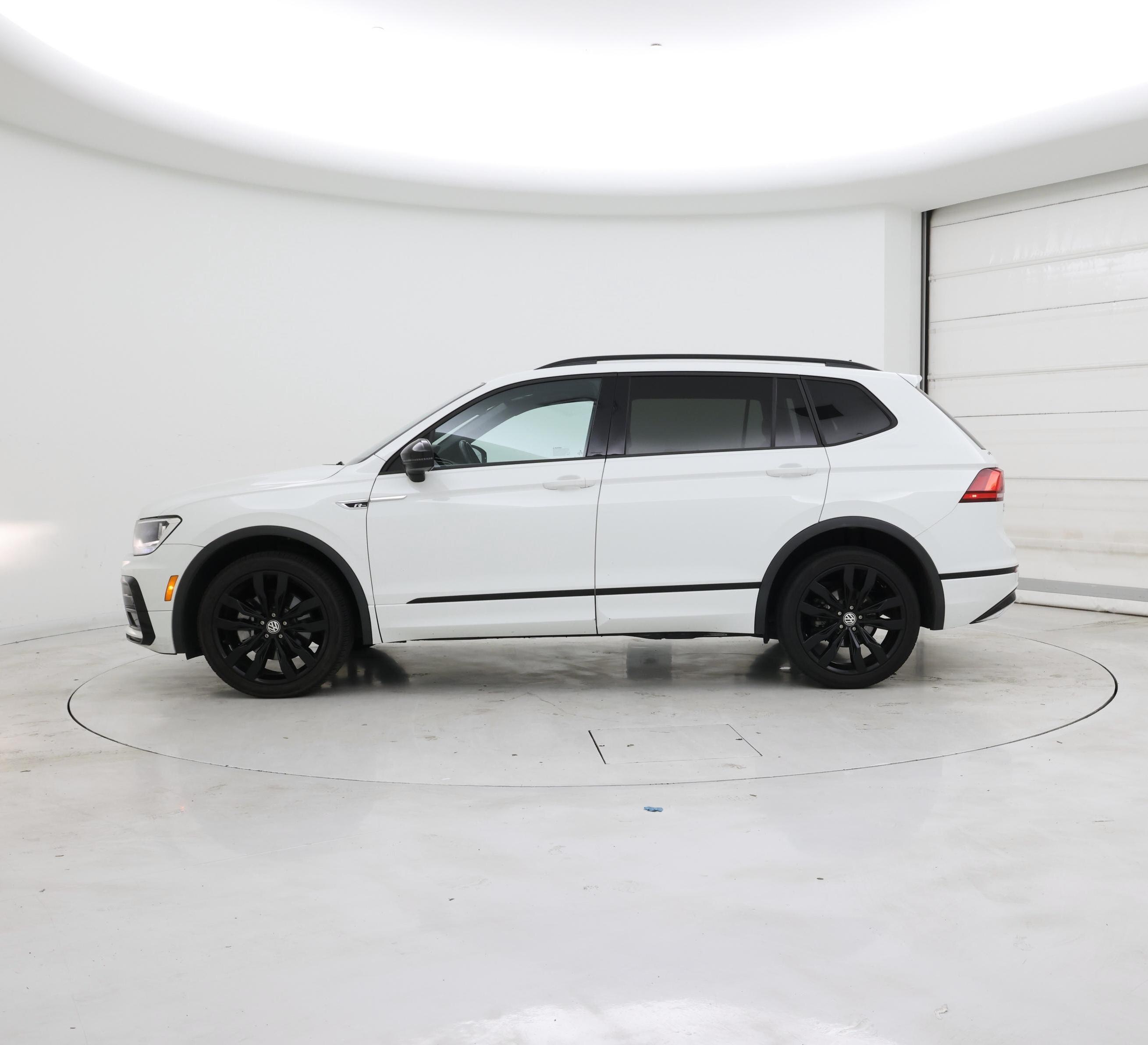 Thumbnail: 2021 Volkswagen Tiguan - 3