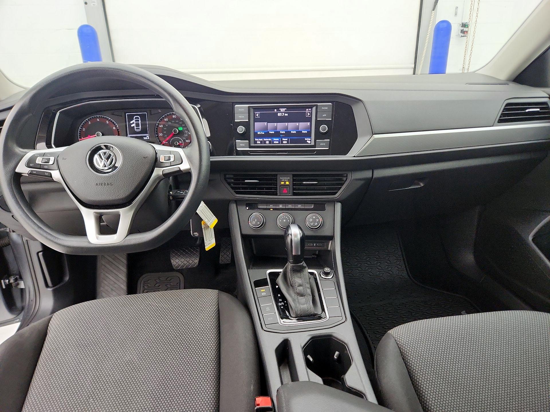 Thumbnail: 2020 Volkswagen Jetta - 9