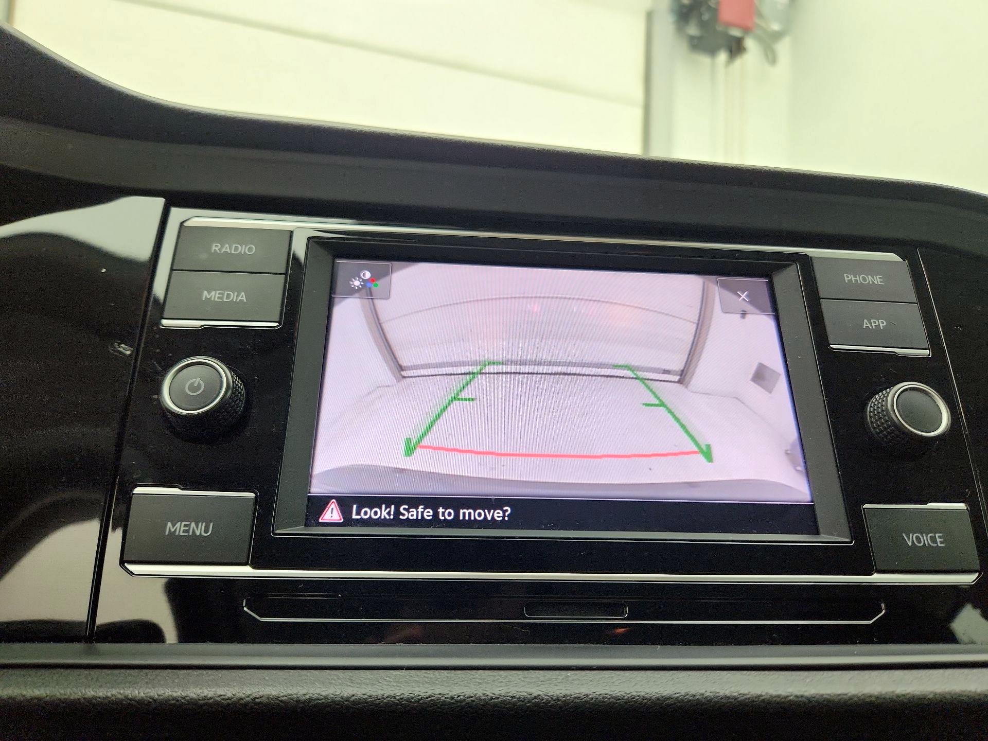 Thumbnail: 2020 Volkswagen Jetta - 14