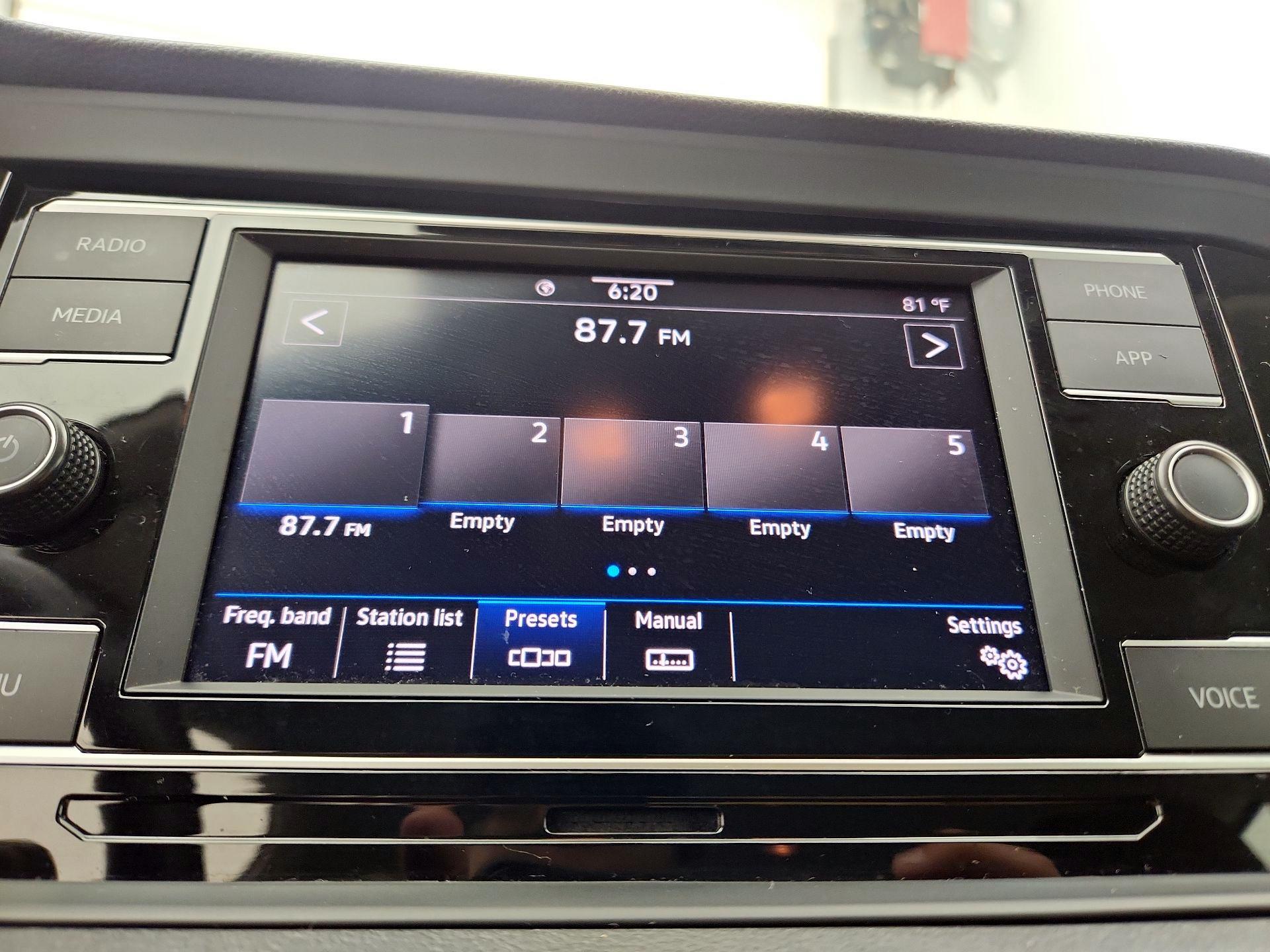 Thumbnail: 2020 Volkswagen Jetta - 15