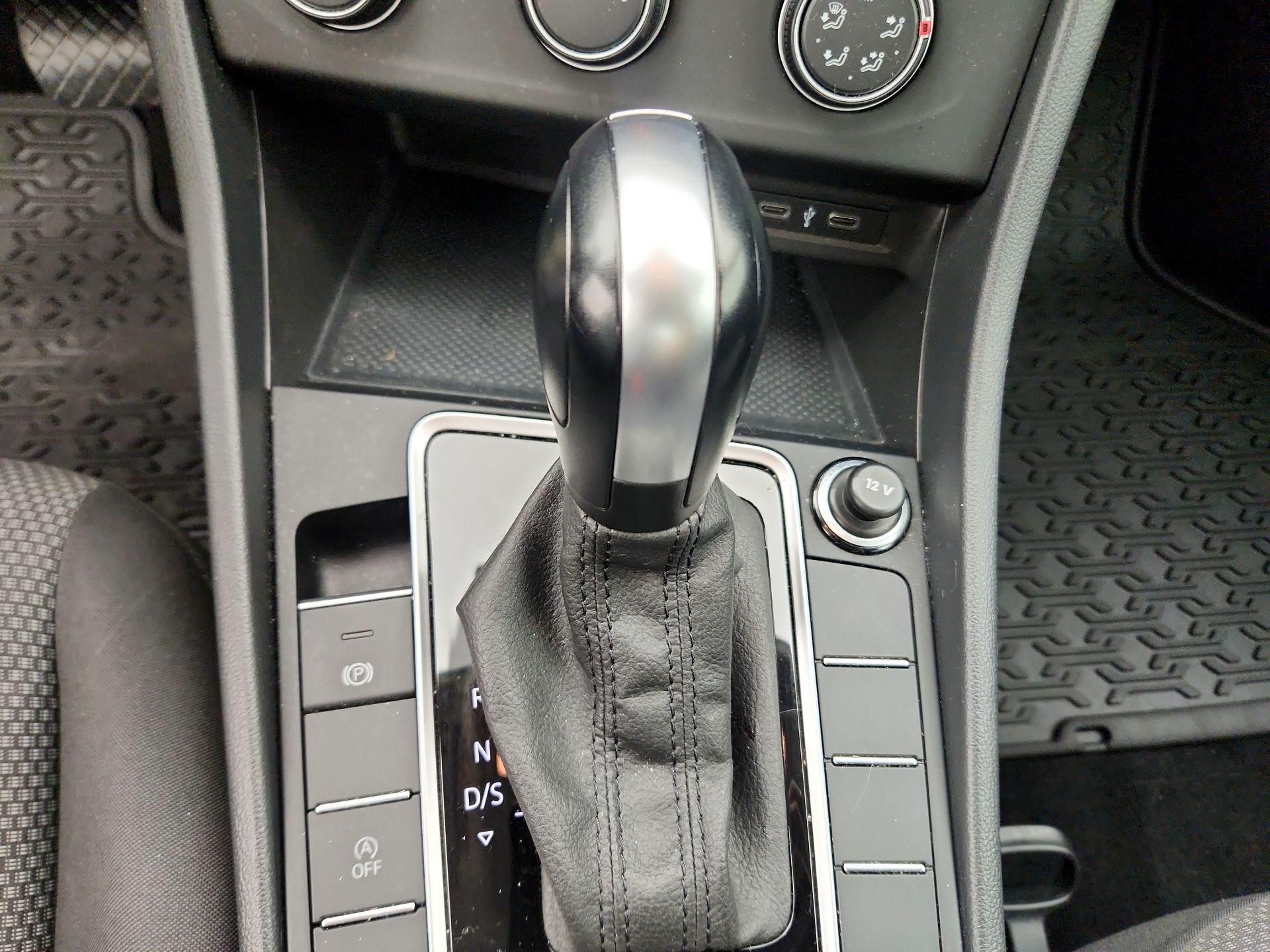 Thumbnail: 2020 Volkswagen Jetta - 17