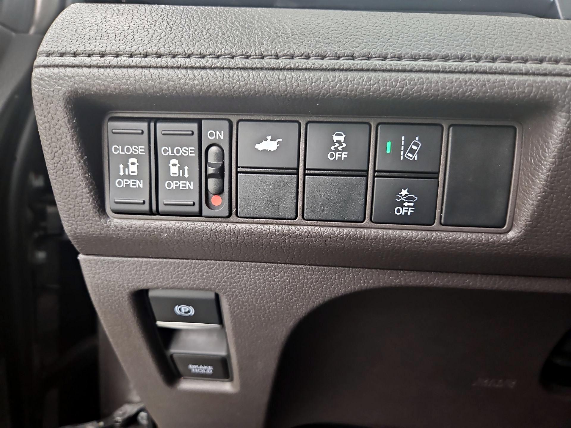 Thumbnail: 2018 Honda Odyssey - 13