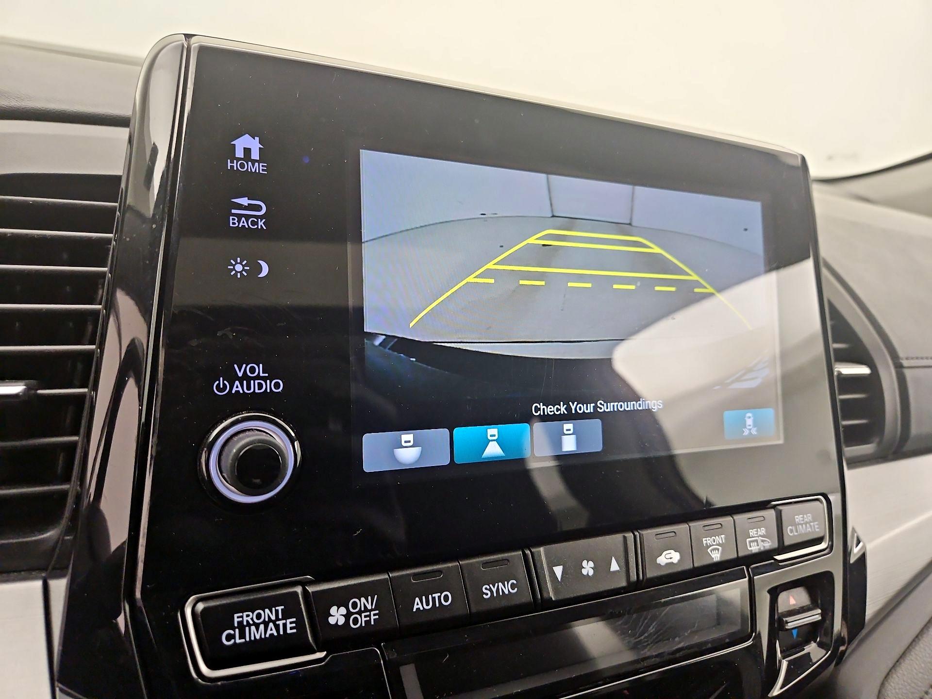 Thumbnail: 2018 Honda Odyssey - 15