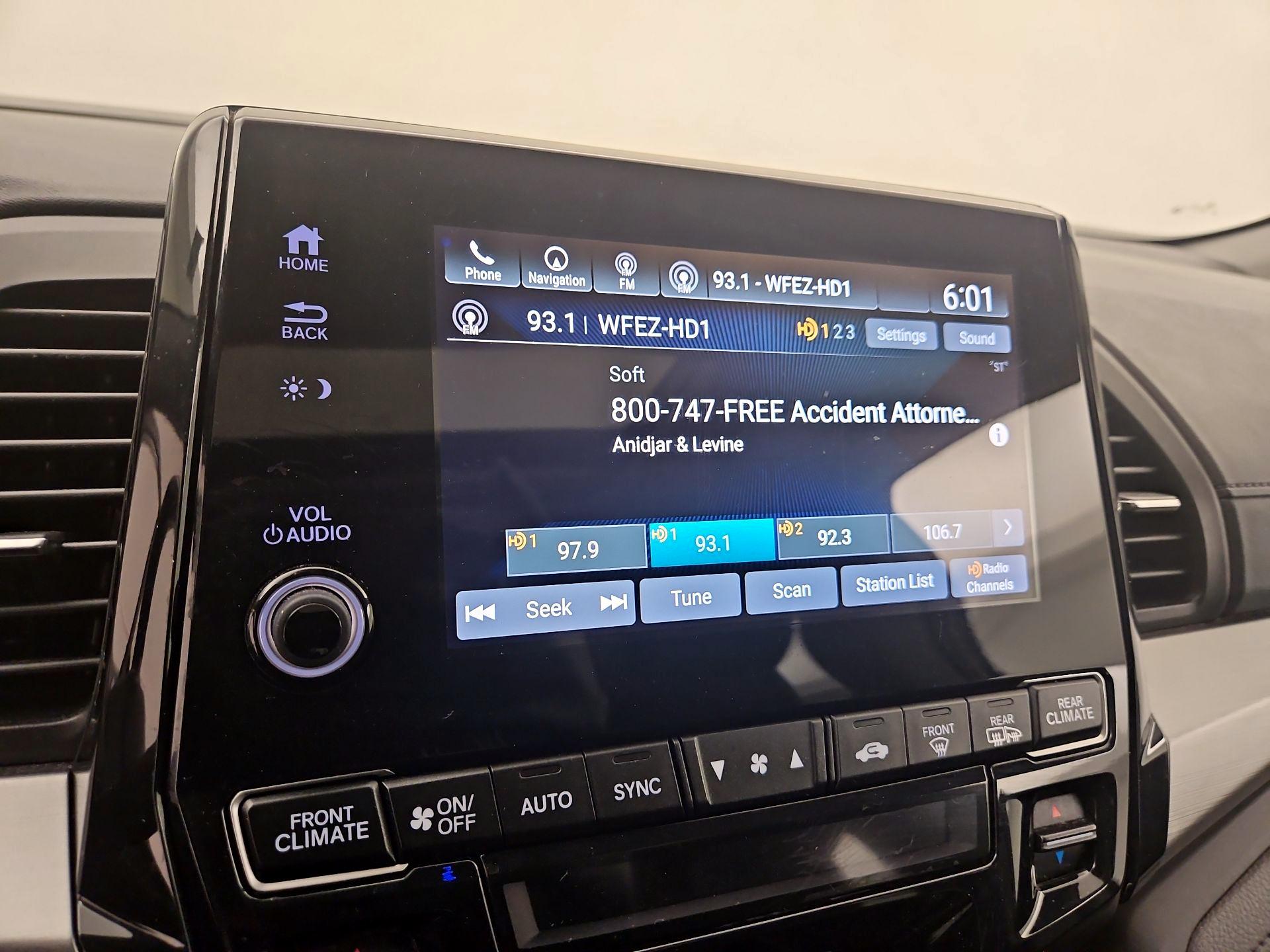 Thumbnail: 2018 Honda Odyssey - 16