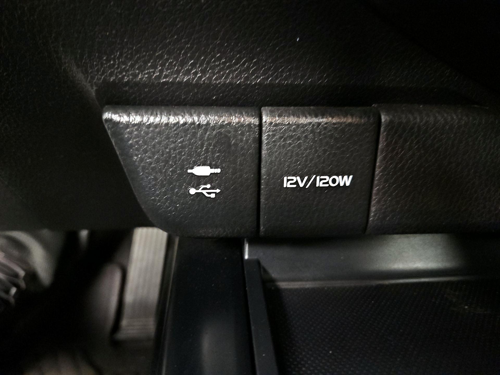 Thumbnail: 2019 Toyota Camry - 17