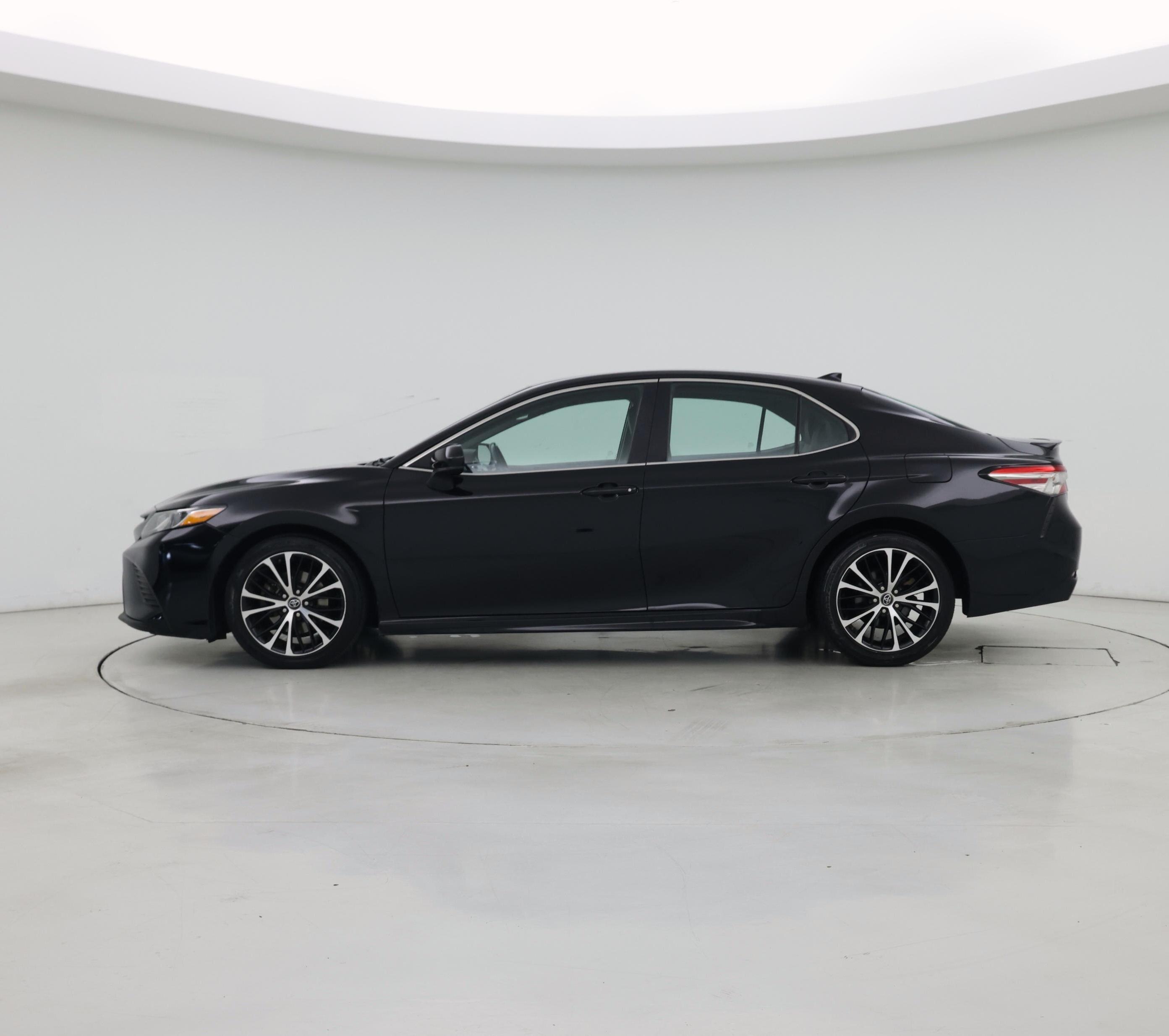 Thumbnail: 2019 Toyota Camry - 3