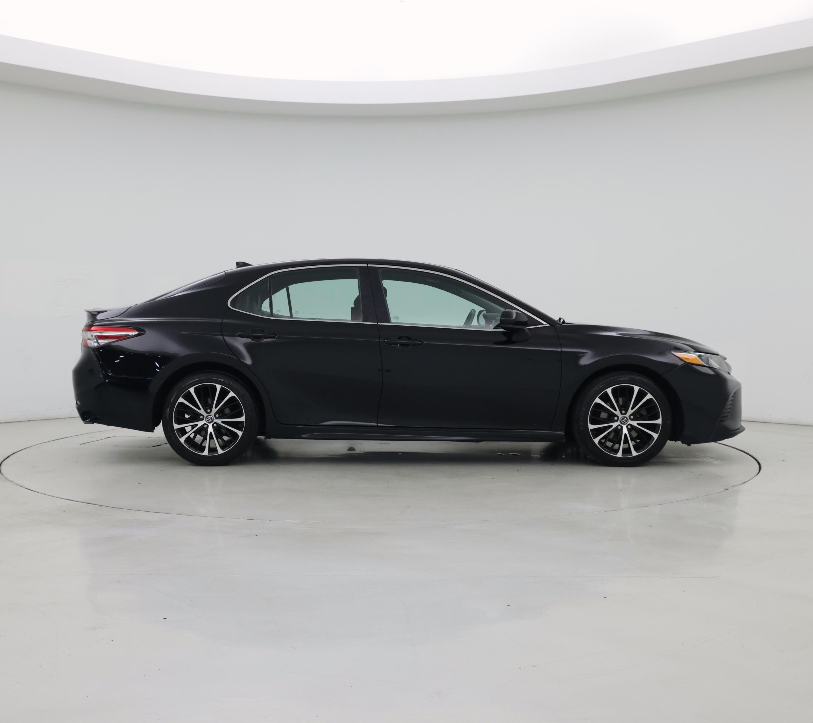 Thumbnail: 2019 Toyota Camry - 7