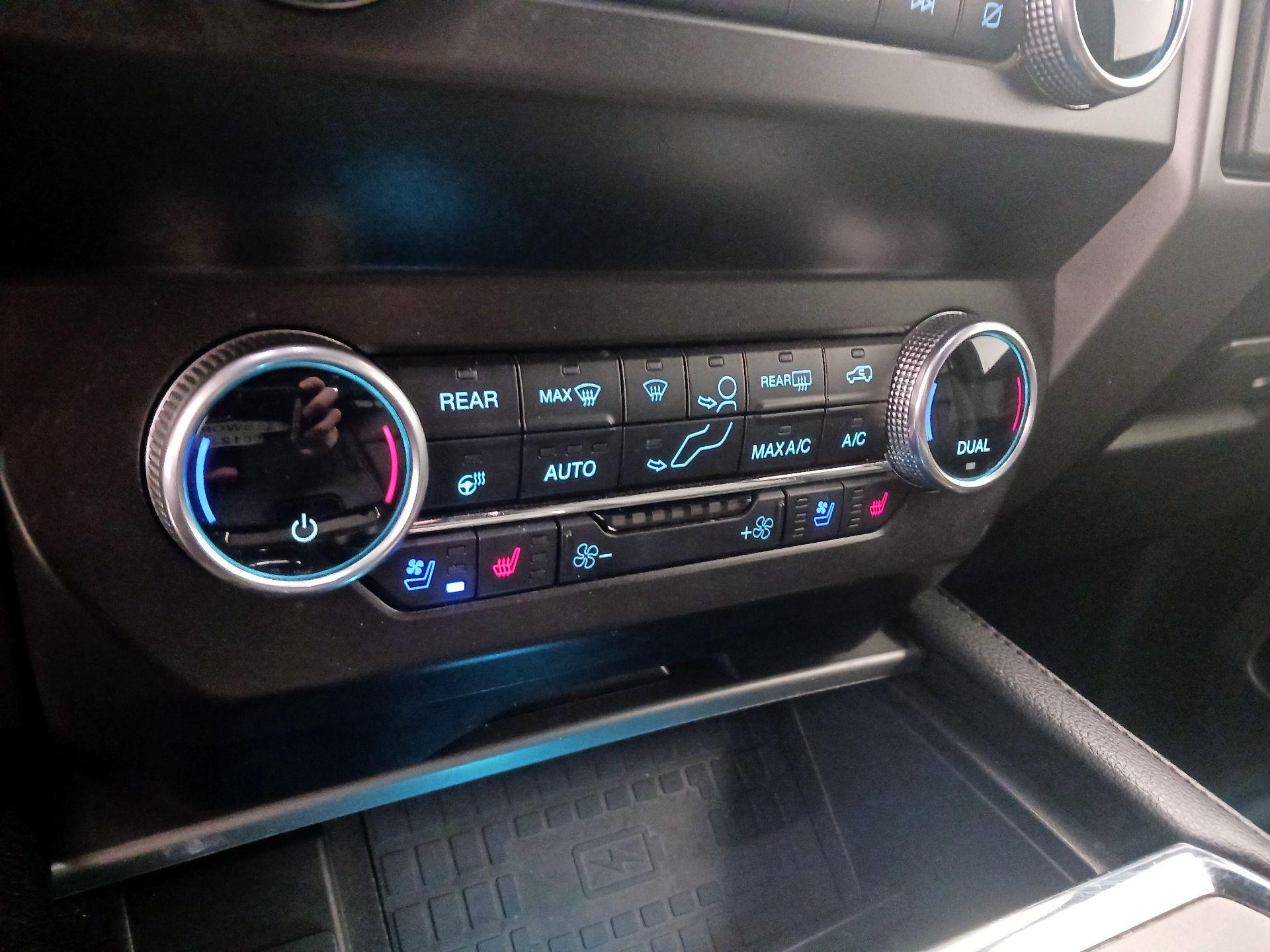 Thumbnail: 2020 Ford Expedition - 17