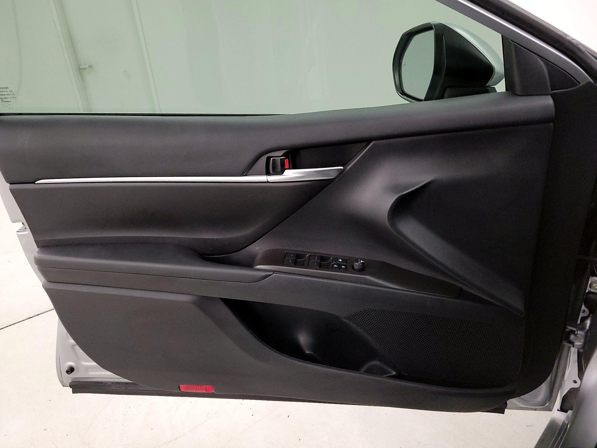 Thumbnail: 2021 Toyota Camry - 12