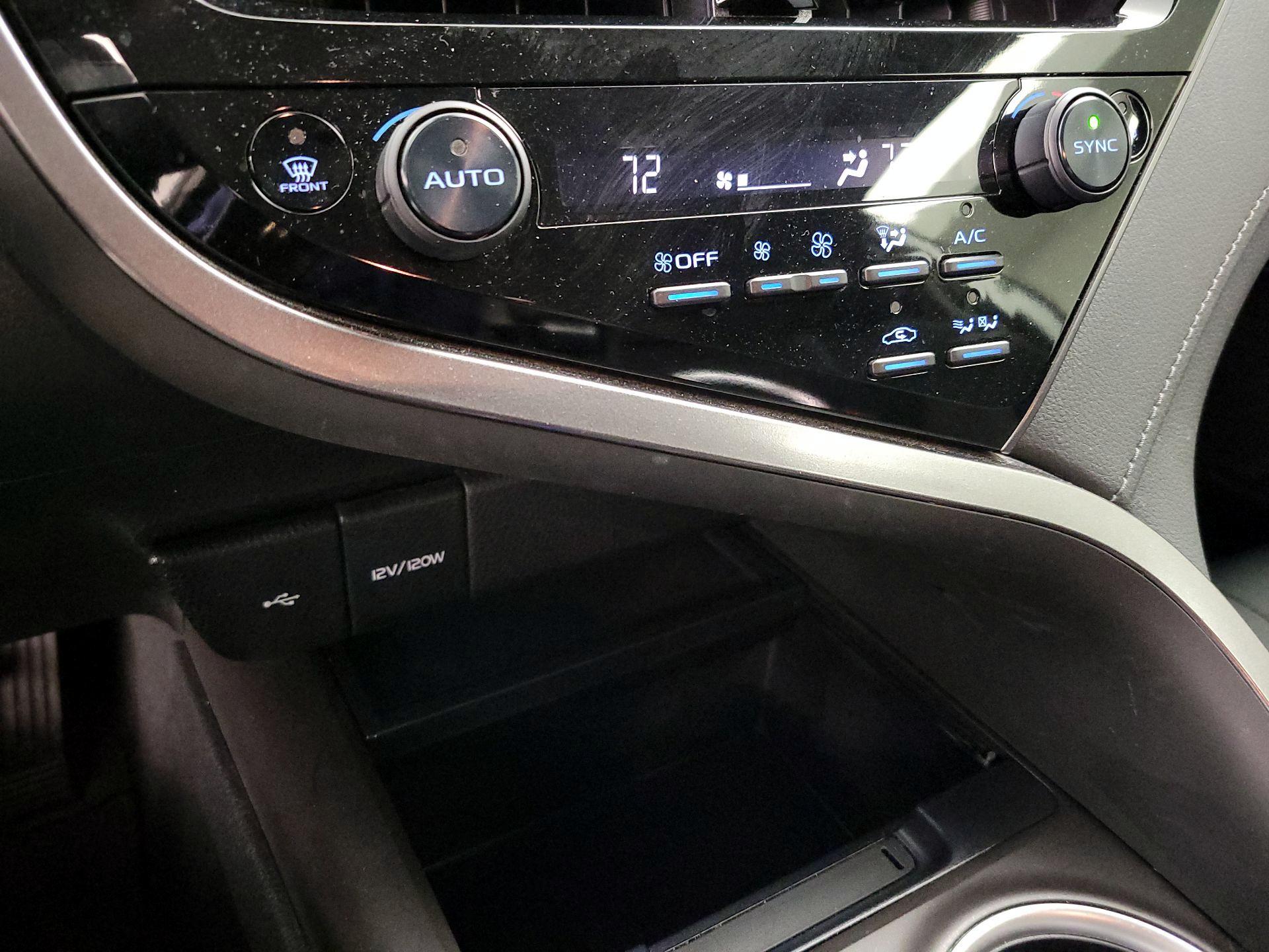 Thumbnail: 2021 Toyota Camry - 16