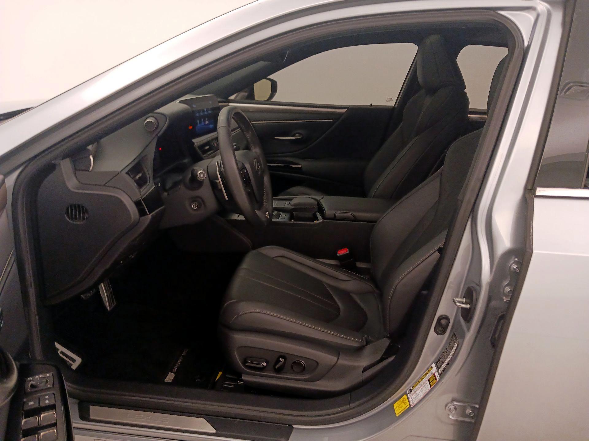 Thumbnail: 2022 Lexus ES - 11