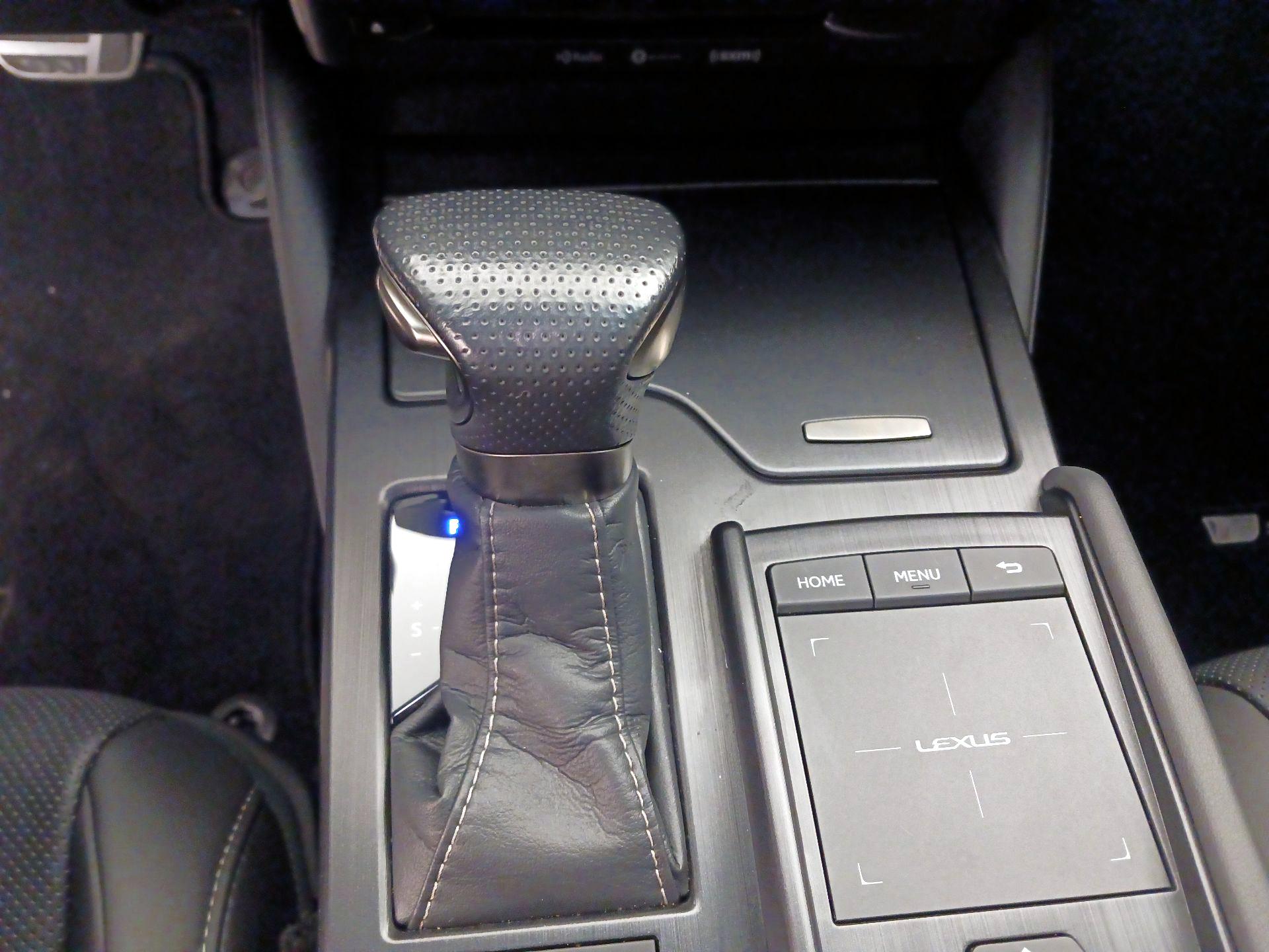 Thumbnail: 2022 Lexus ES - 17