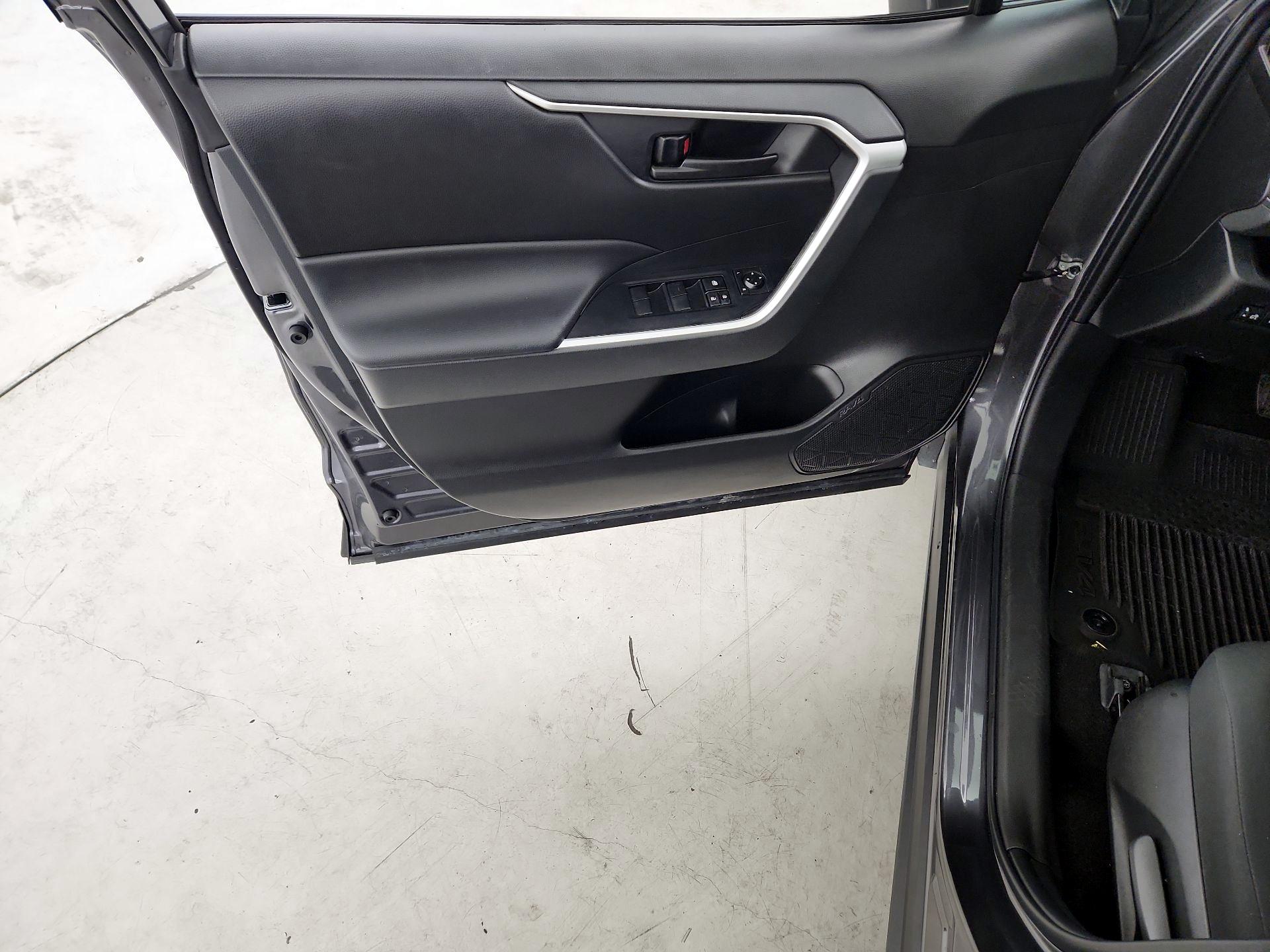 Thumbnail: 2023 Toyota RAV4 - 12