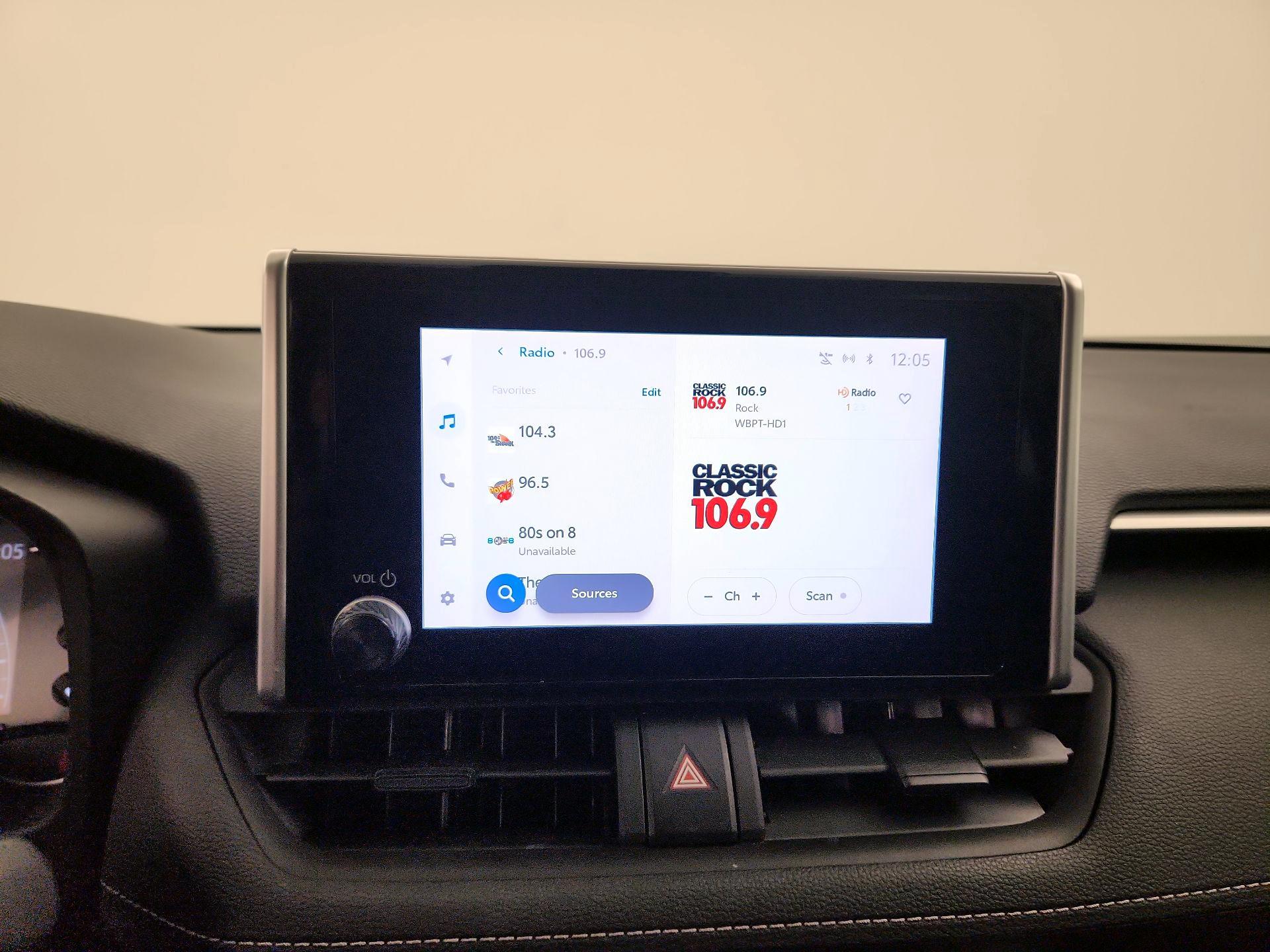 Thumbnail: 2023 Toyota RAV4 - 15