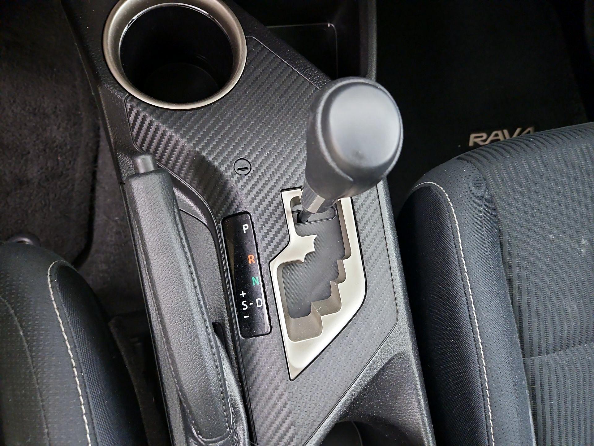 Thumbnail: 2015 Toyota RAV4 - 17