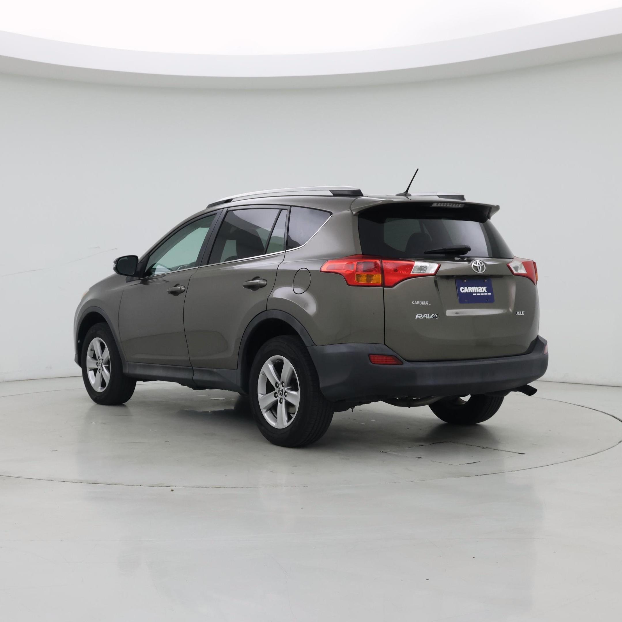 Thumbnail: 2015 Toyota RAV4 - 2