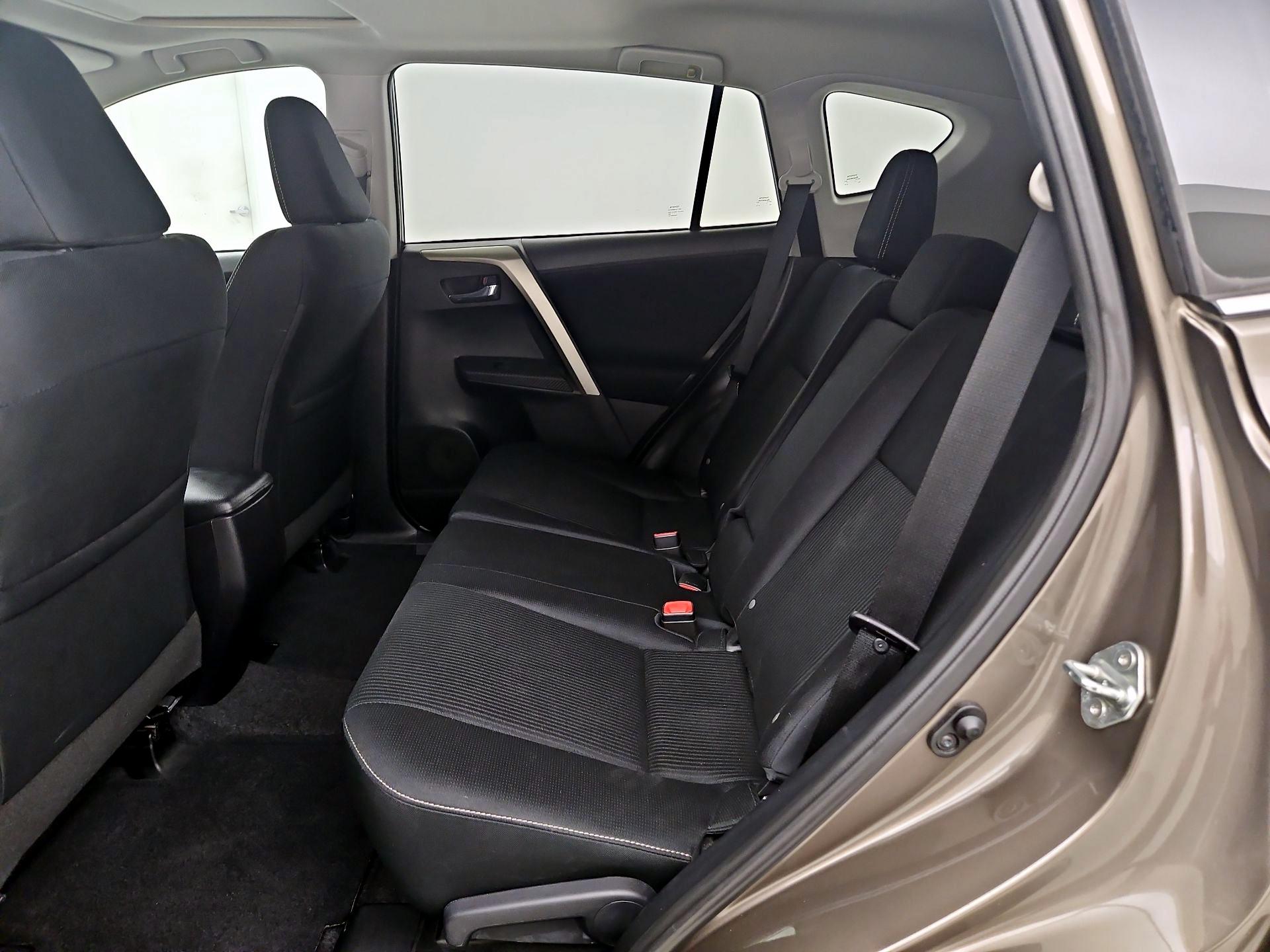 Thumbnail: 2015 Toyota RAV4 - 20