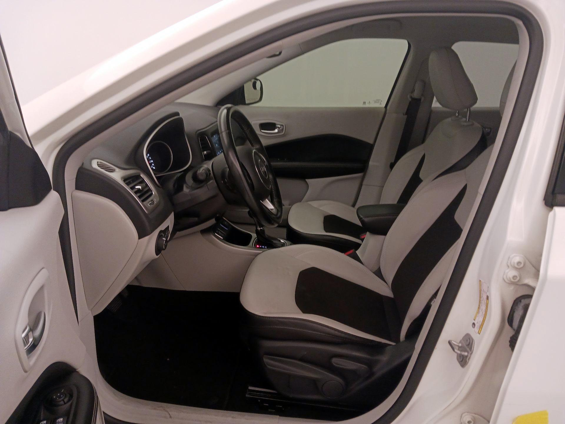 Thumbnail: 2021 Jeep Compass - 11