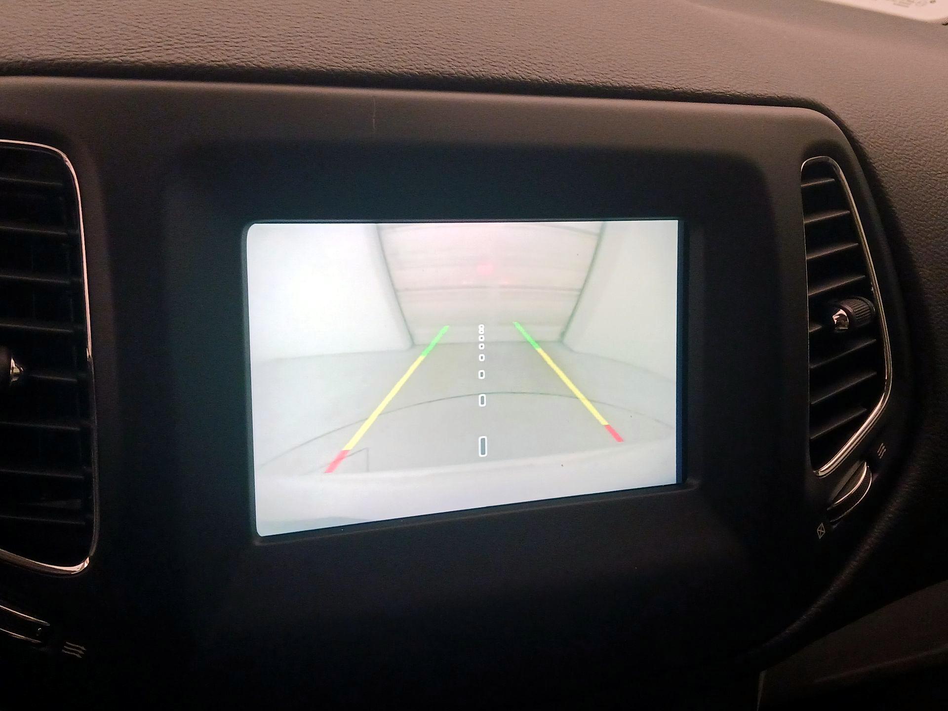 Thumbnail: 2021 Jeep Compass - 14