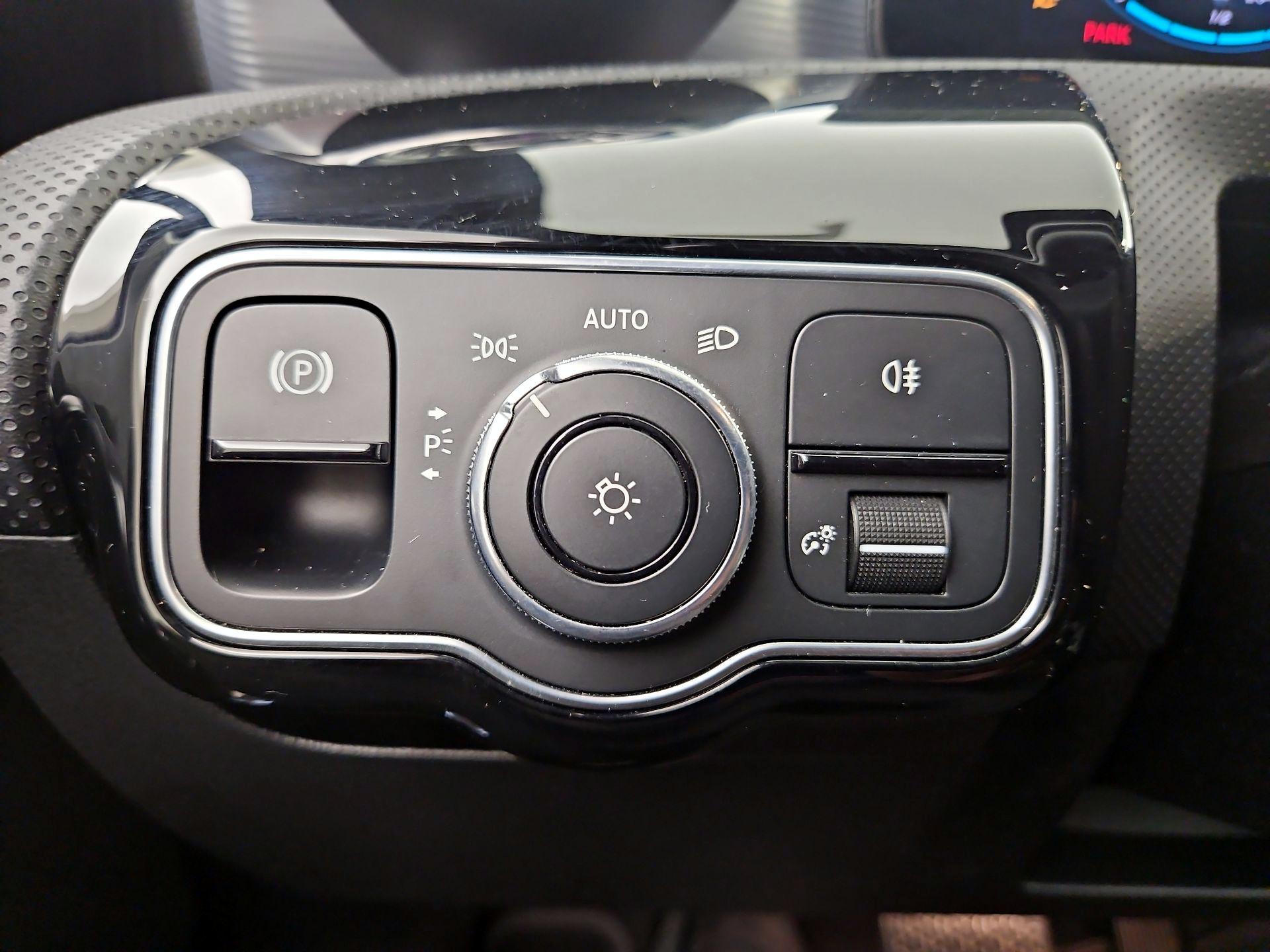 Thumbnail: 2021 Mercedes-Benz CLA - 13