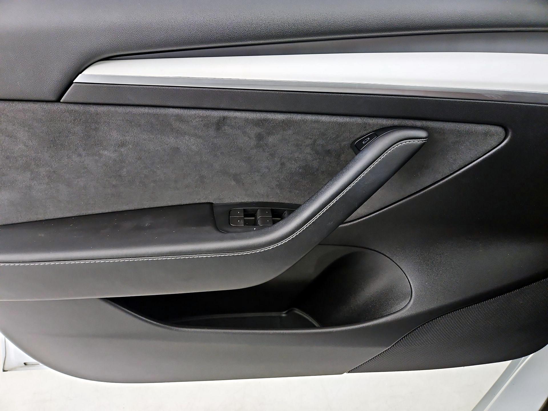 Thumbnail: 2022 Tesla Model 3 - 12