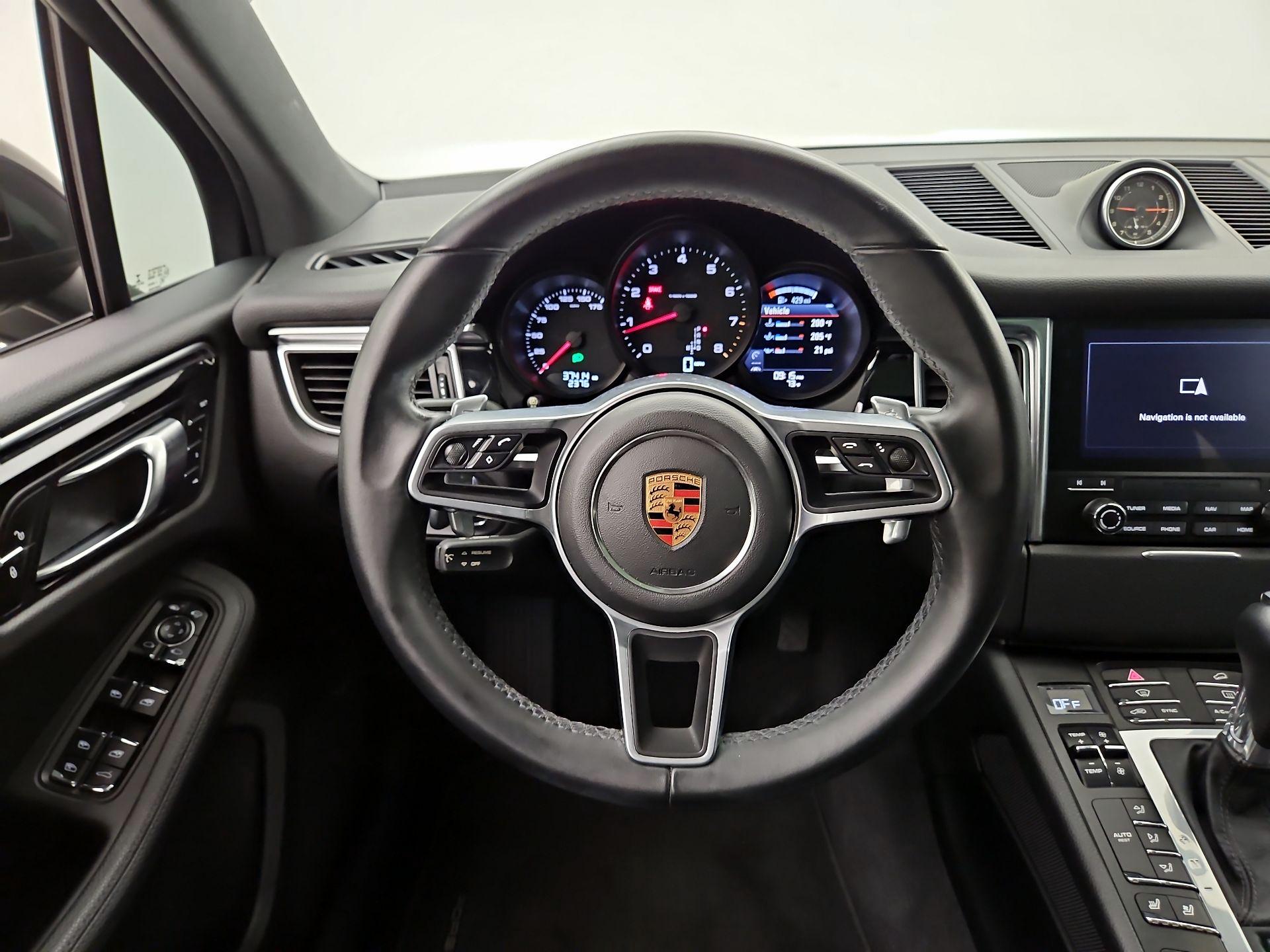Thumbnail: 2018 Porsche Macan - 10